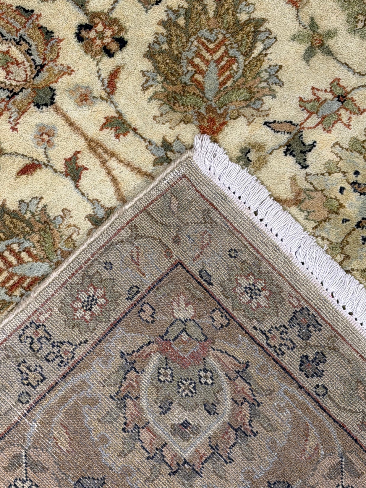 Ziegler Rug  - 276 cm x 186 cm