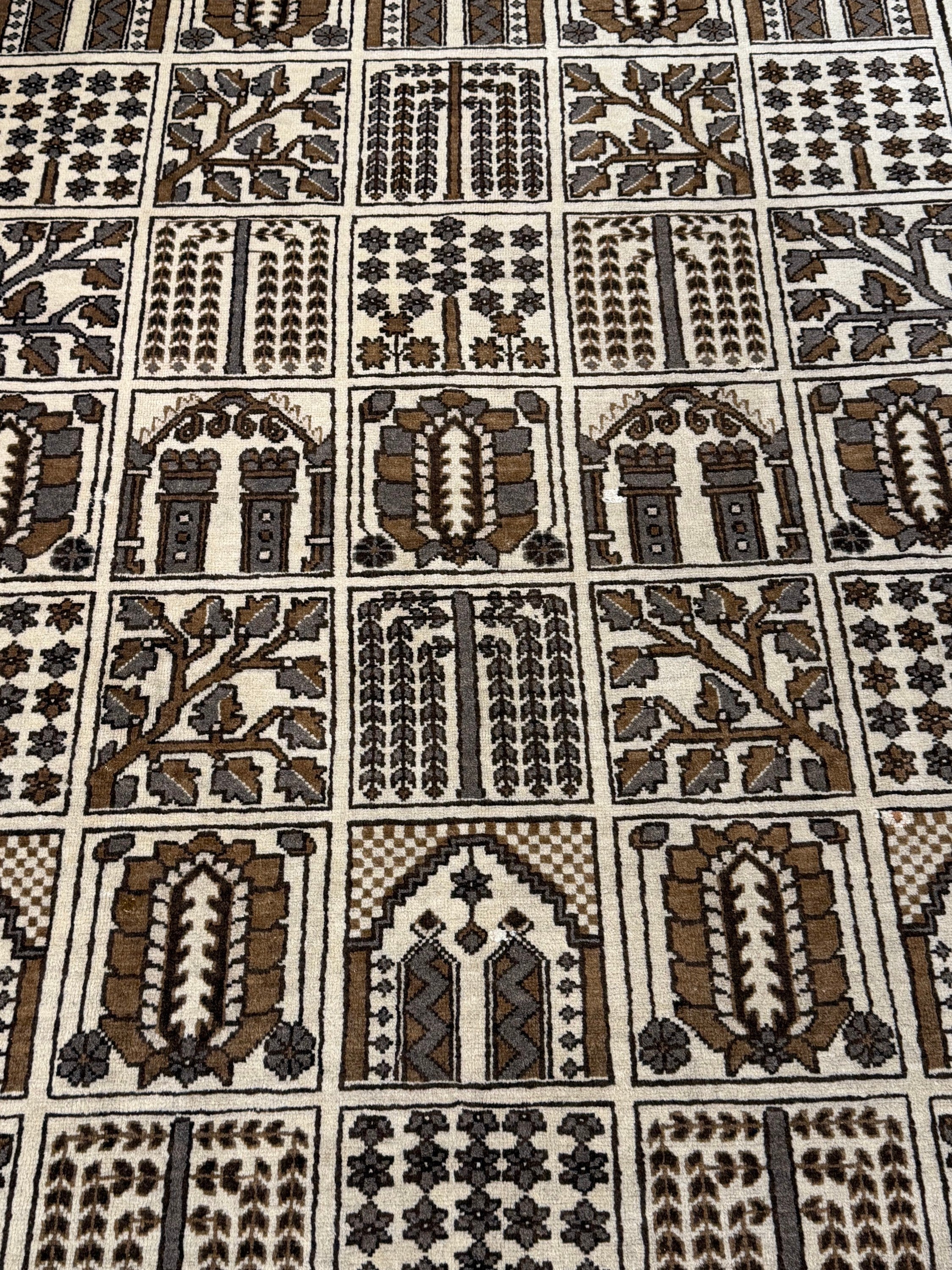 Bakhtiari Rug  - 290 cm x 175 cm