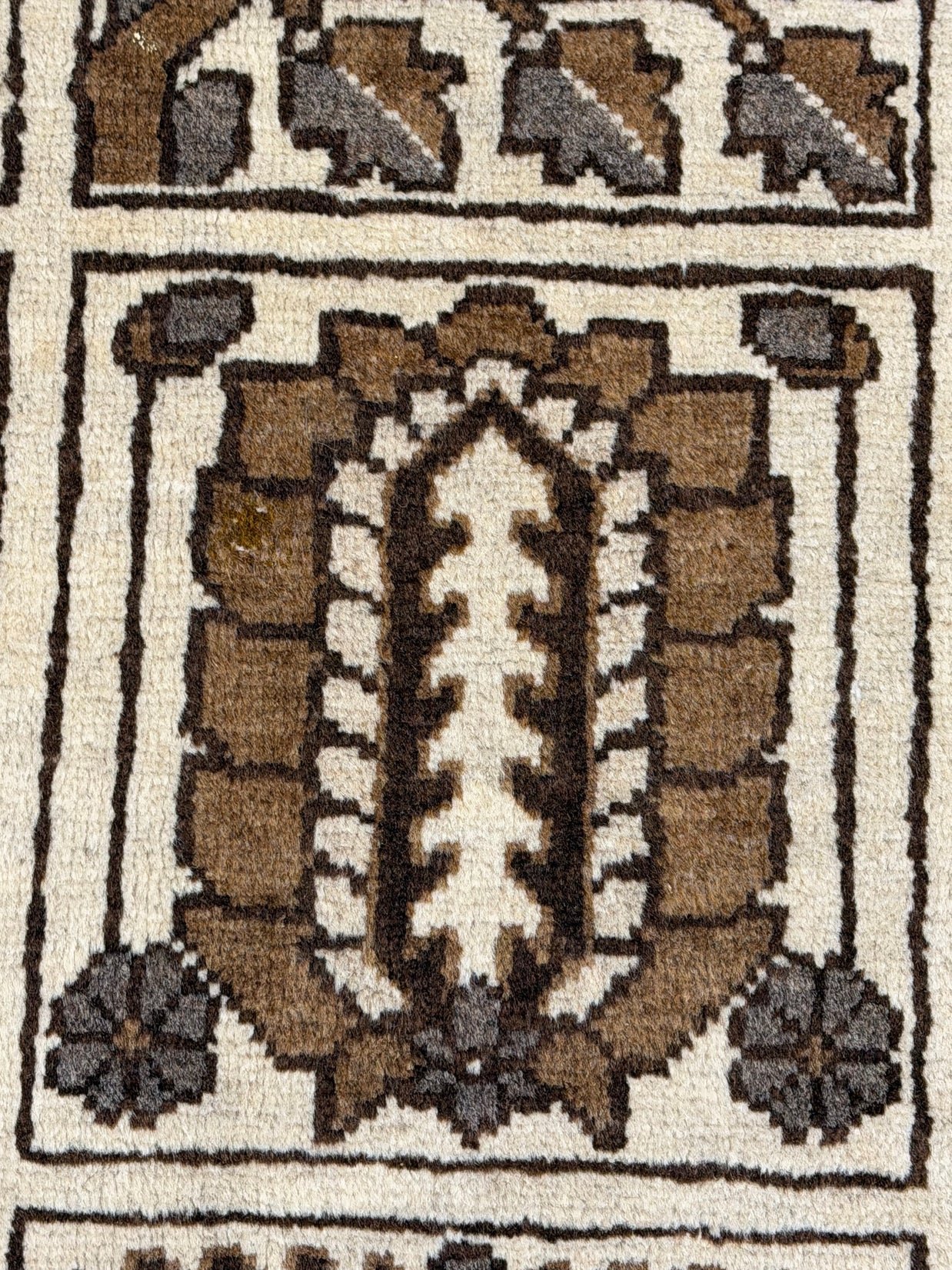 Bakhtiari Rug  - 290 cm x 175 cm