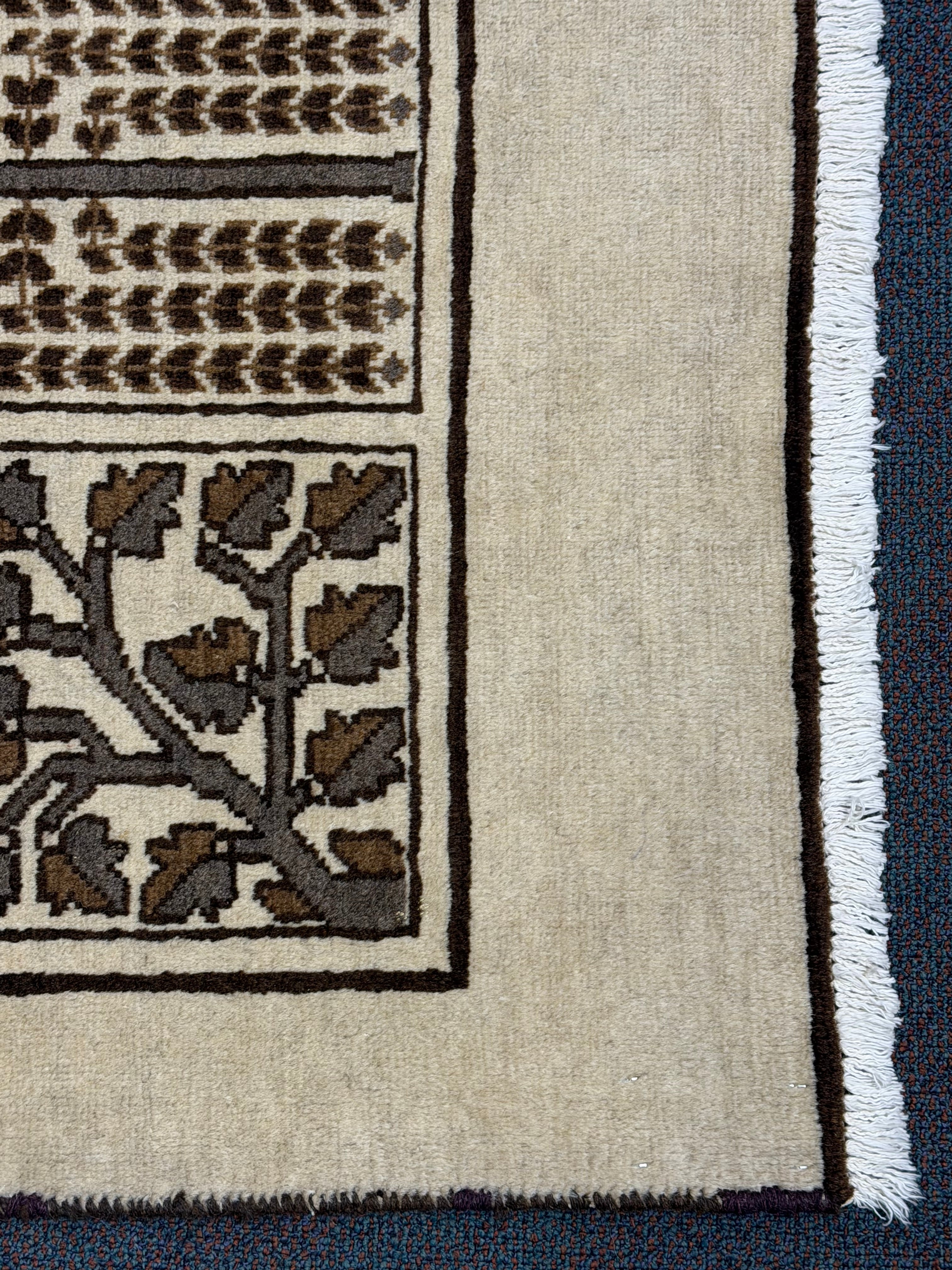 Bakhtiari Rug  - 290 cm x 175 cm