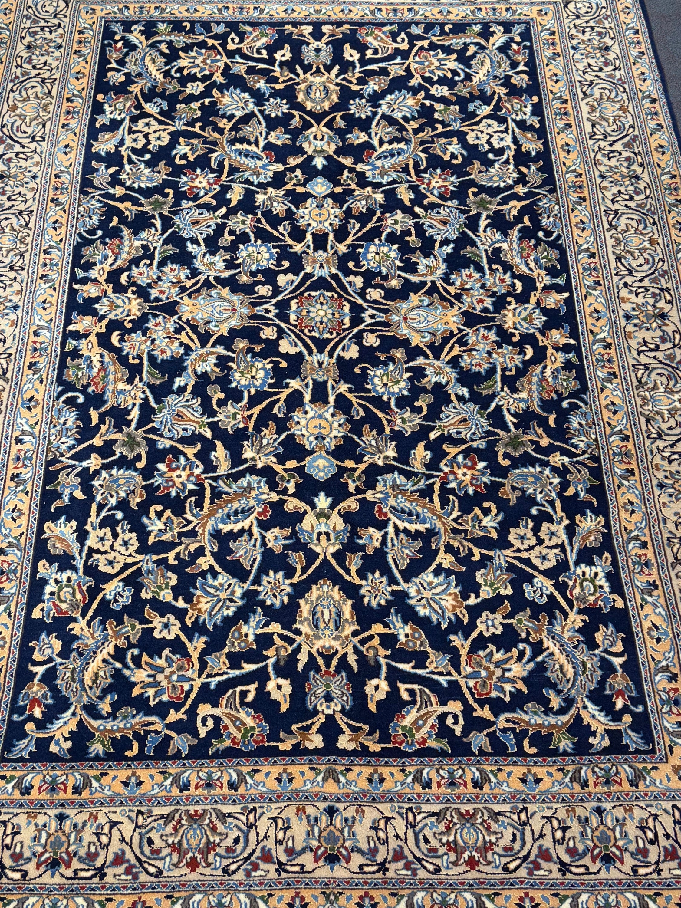 Nain Rug - 298 cm x 196 cm