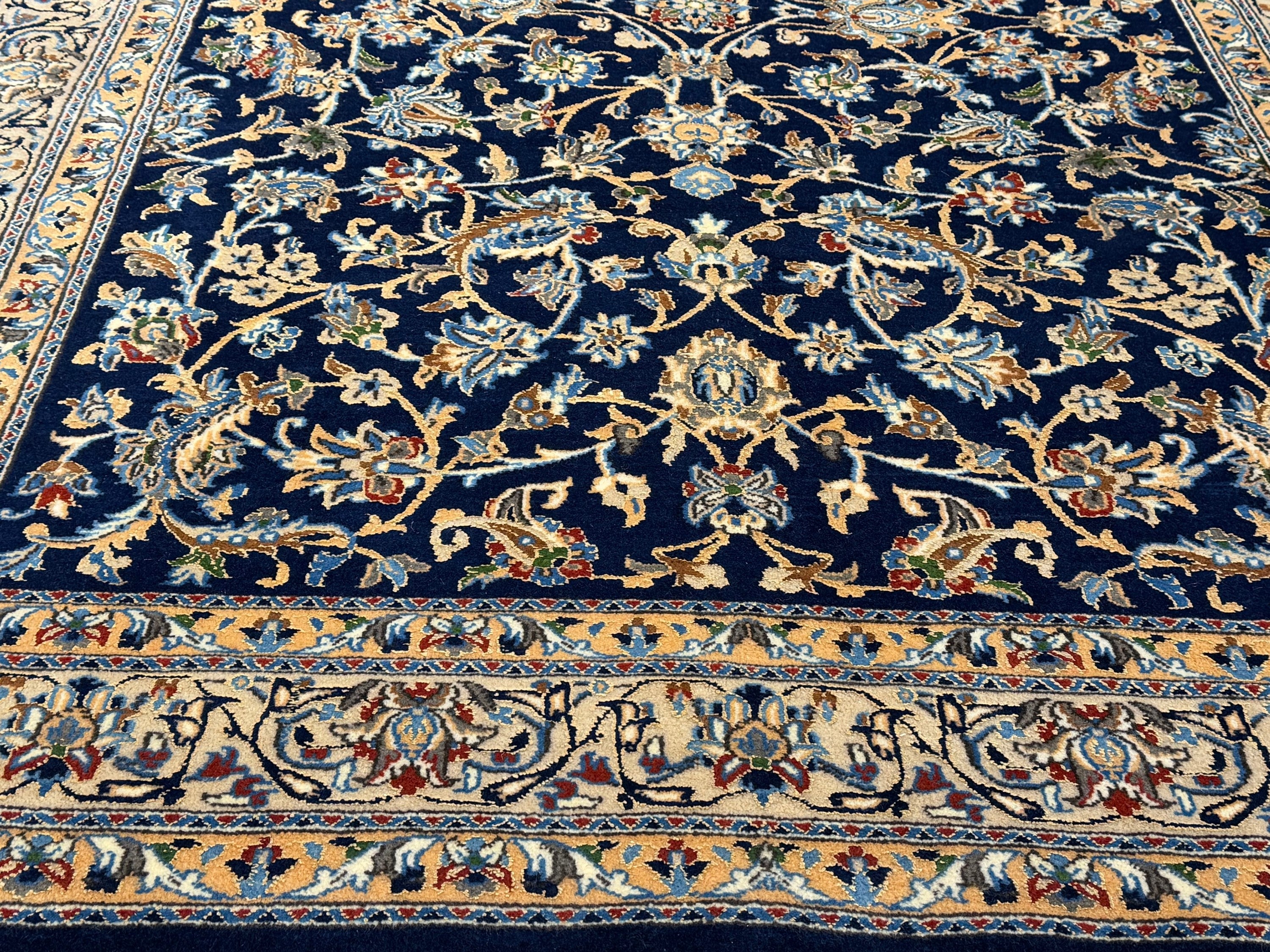 Nain Rug - 298 cm x 196 cm