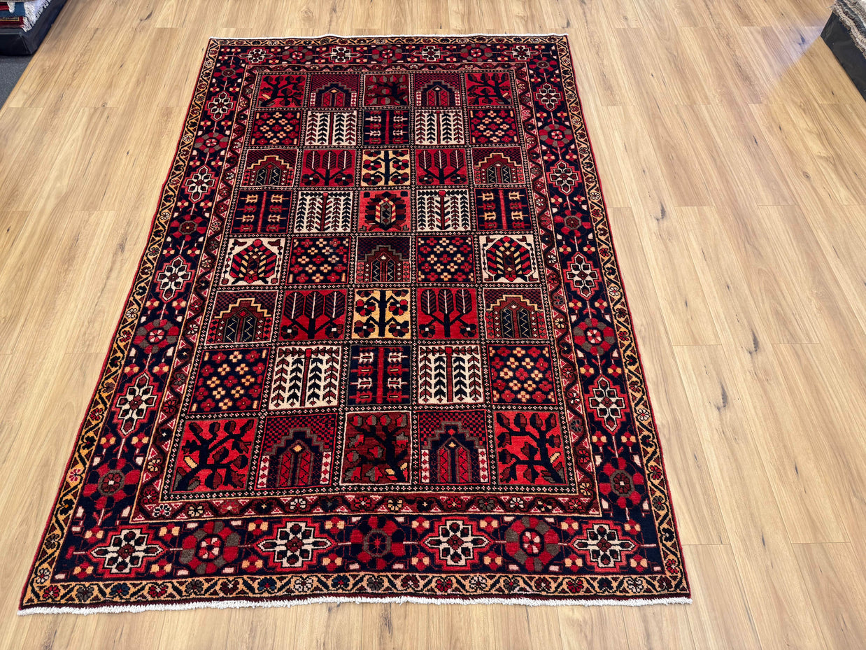 Bakhtiari Rug - 310 cm x 210 cm