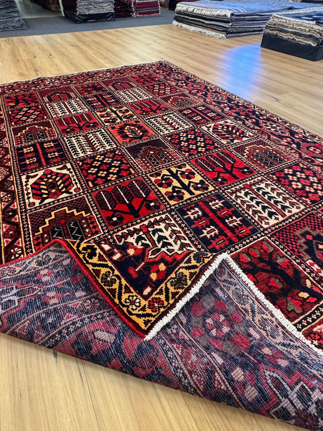 Bakhtiari Rug - 310 cm x 210 cm