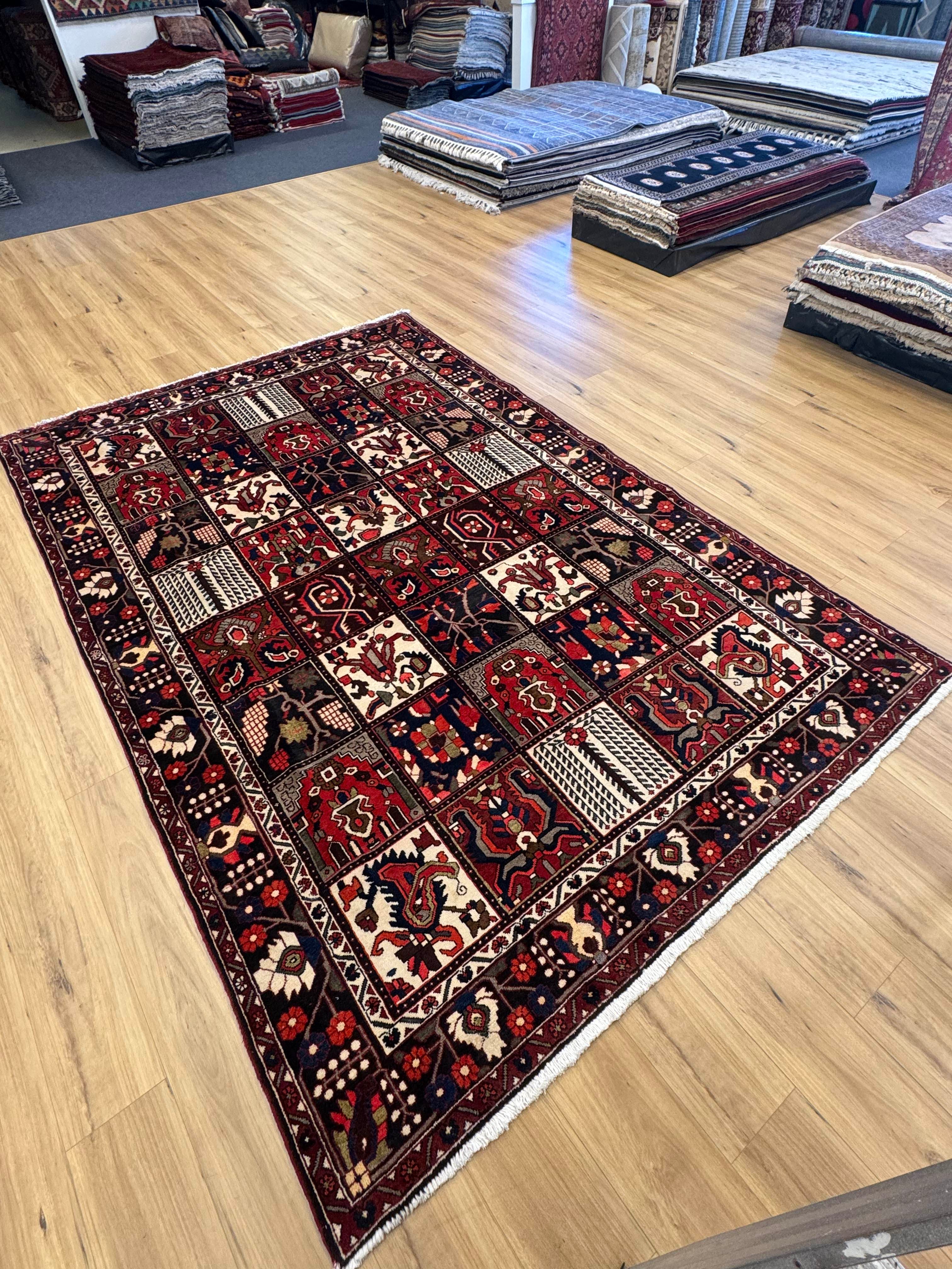 Bakhtiari Rug - 315 cm x 205 cm