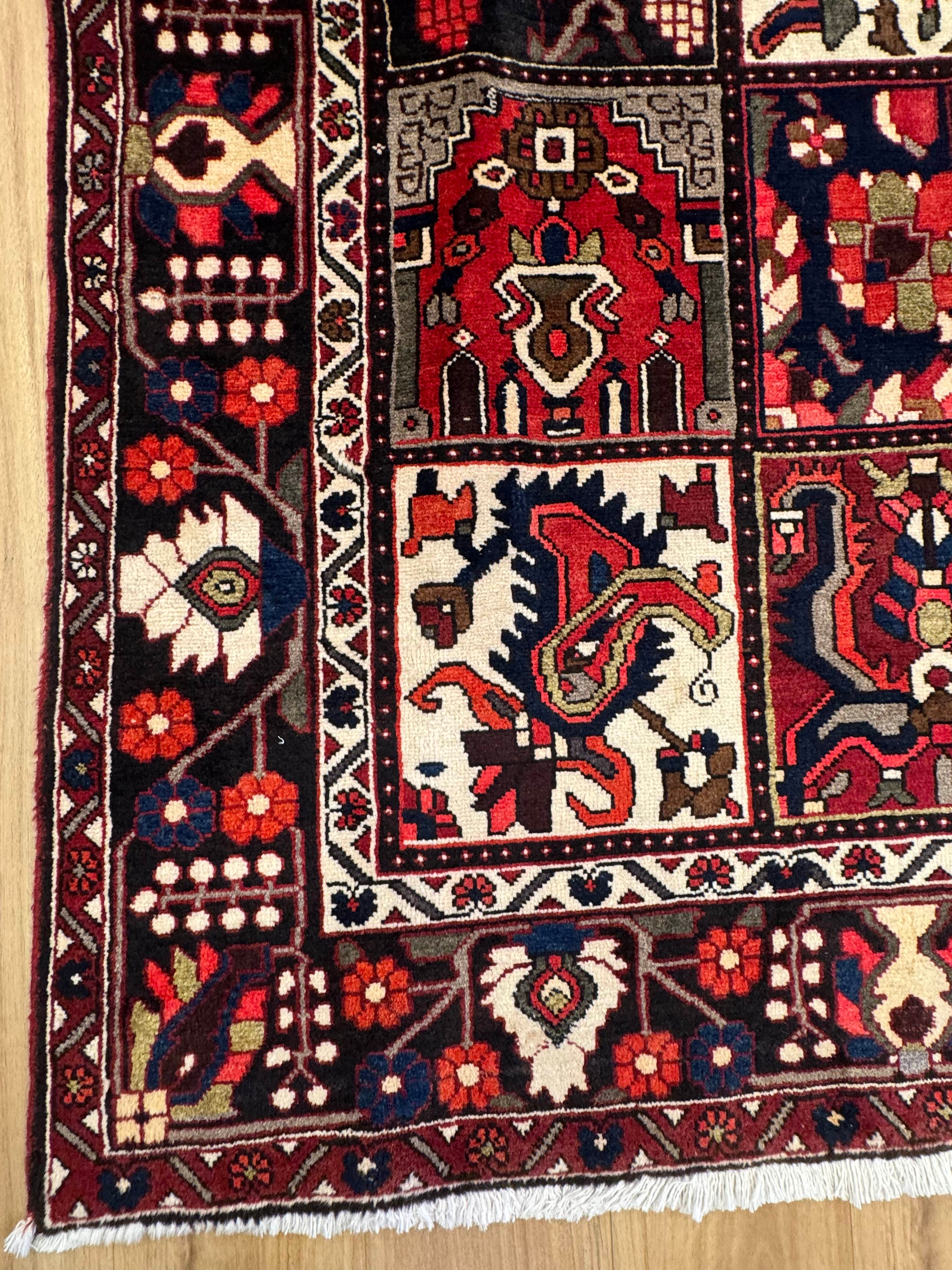 Bakhtiari Rug - 315 cm x 205 cm