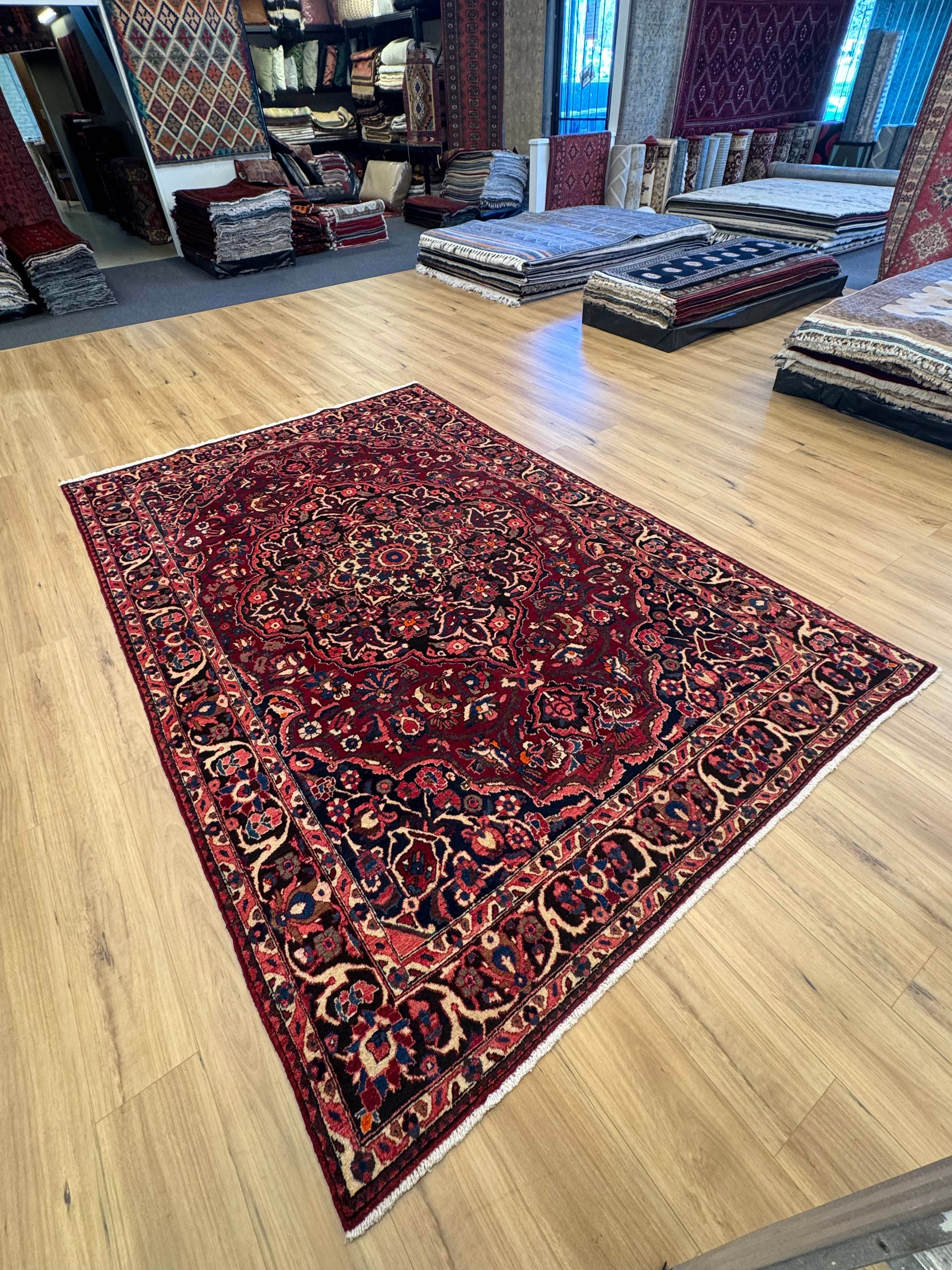 Bakhtiari Rug - 310 cm x 205 cm