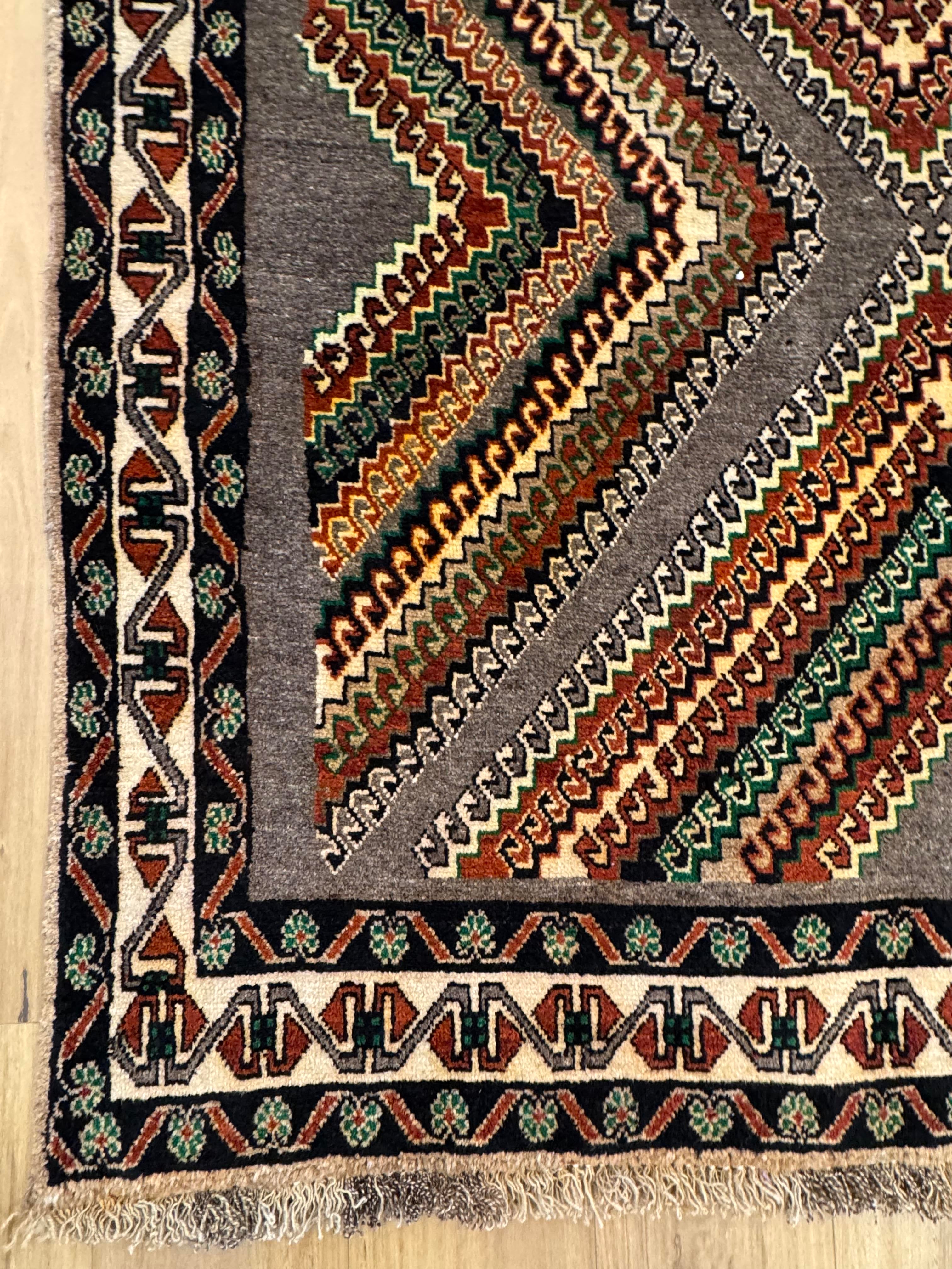 Gabbeh Rug - 300 cm x 155 cm