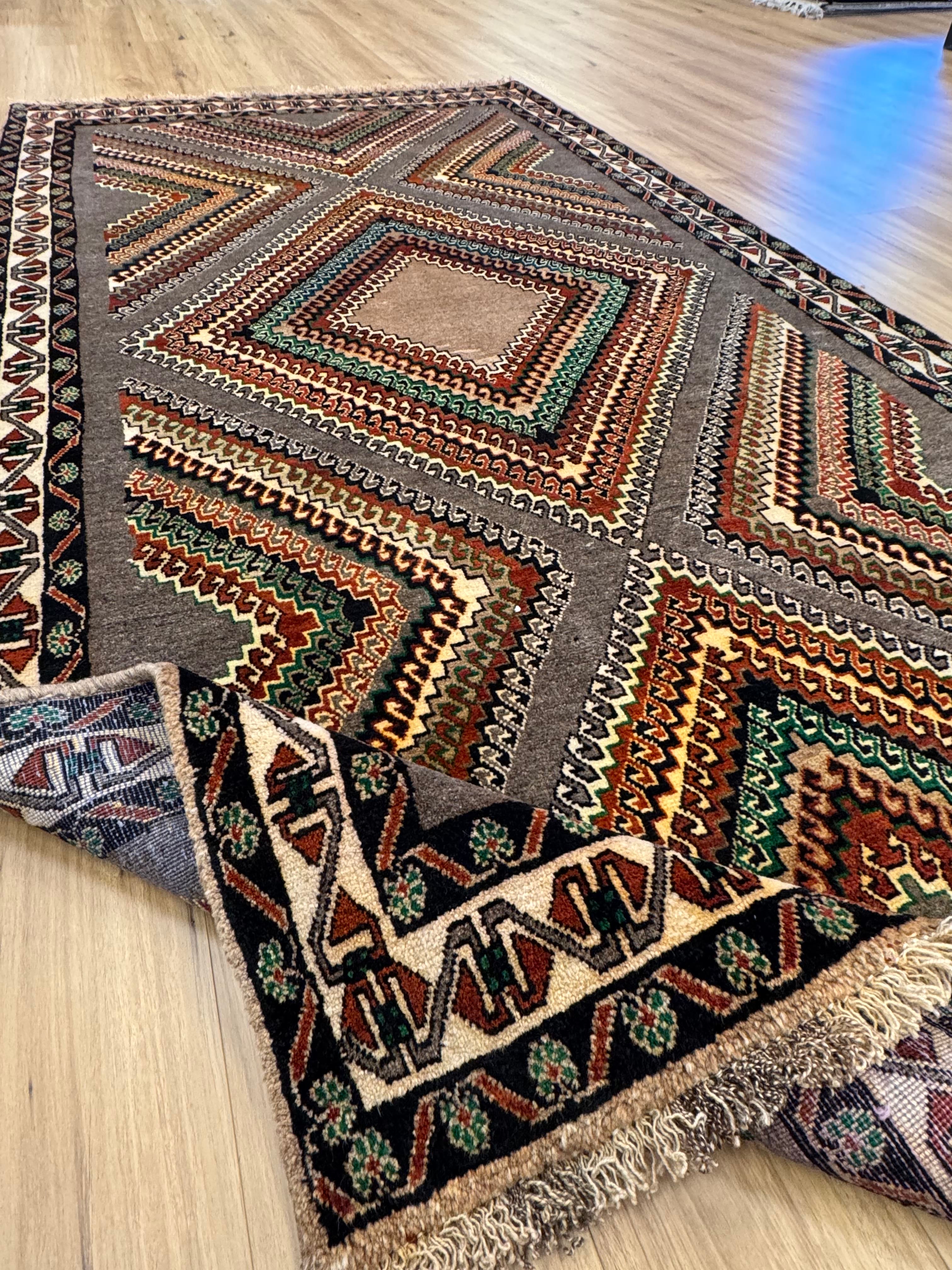 Gabbeh Rug - 300 cm x 155 cm