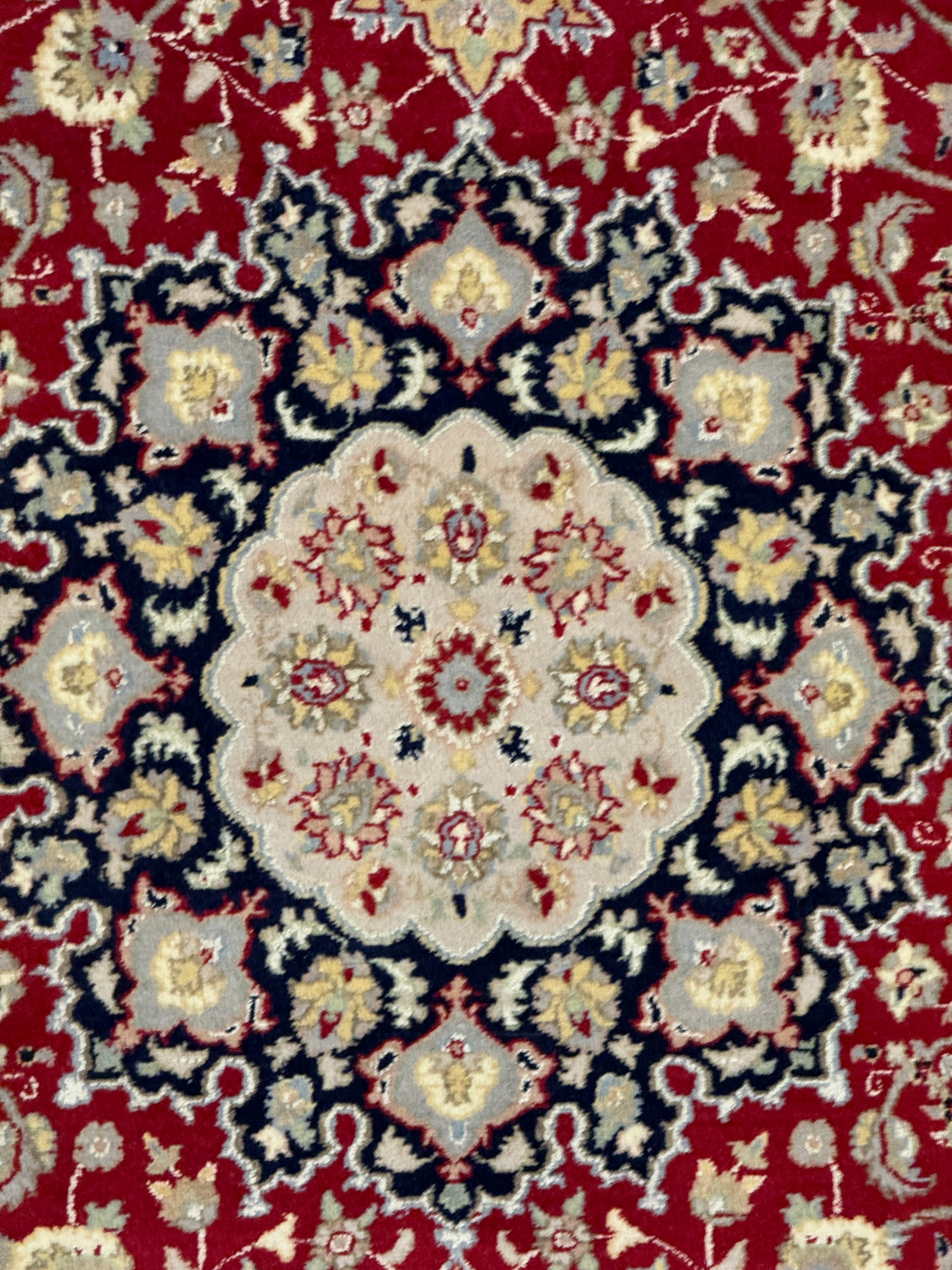 Kashan Rug - 284 cm x 184 cm