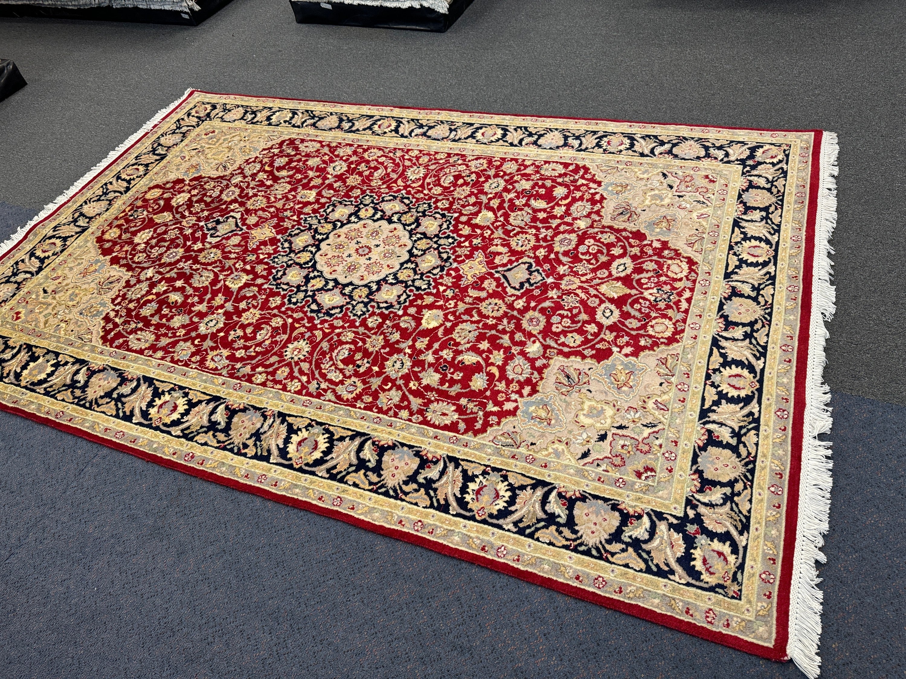 Kashan Rug - 284 cm x 184 cm
