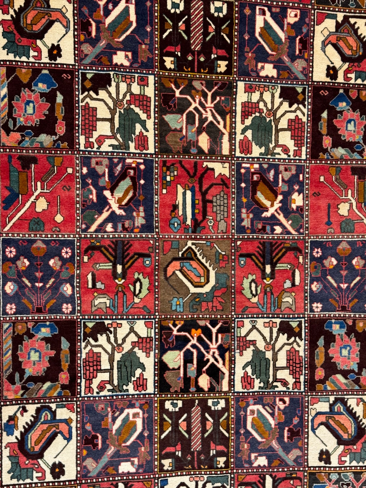 Bakhtiari Rug - 300 cm x 214 cm