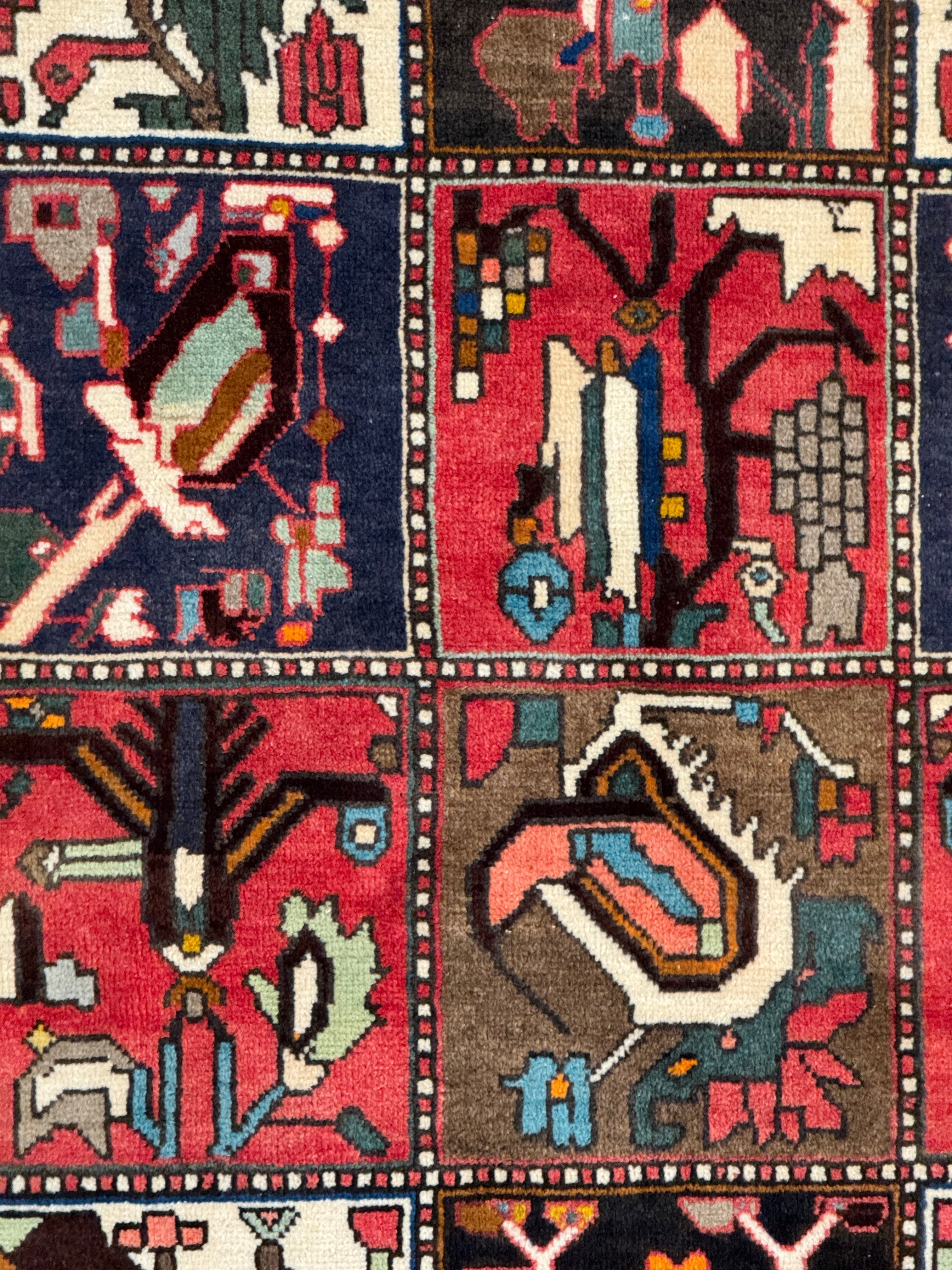 Bakhtiari Rug - 300 cm x 214 cm