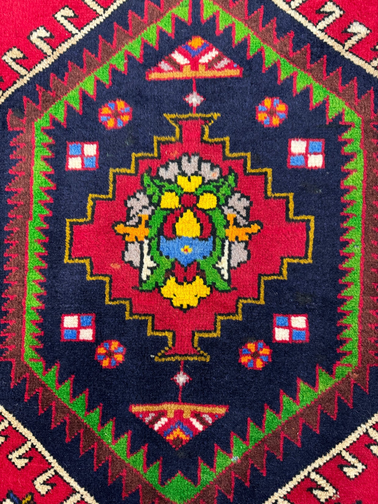 Ardabil Rug - 290 cm x 205 cm