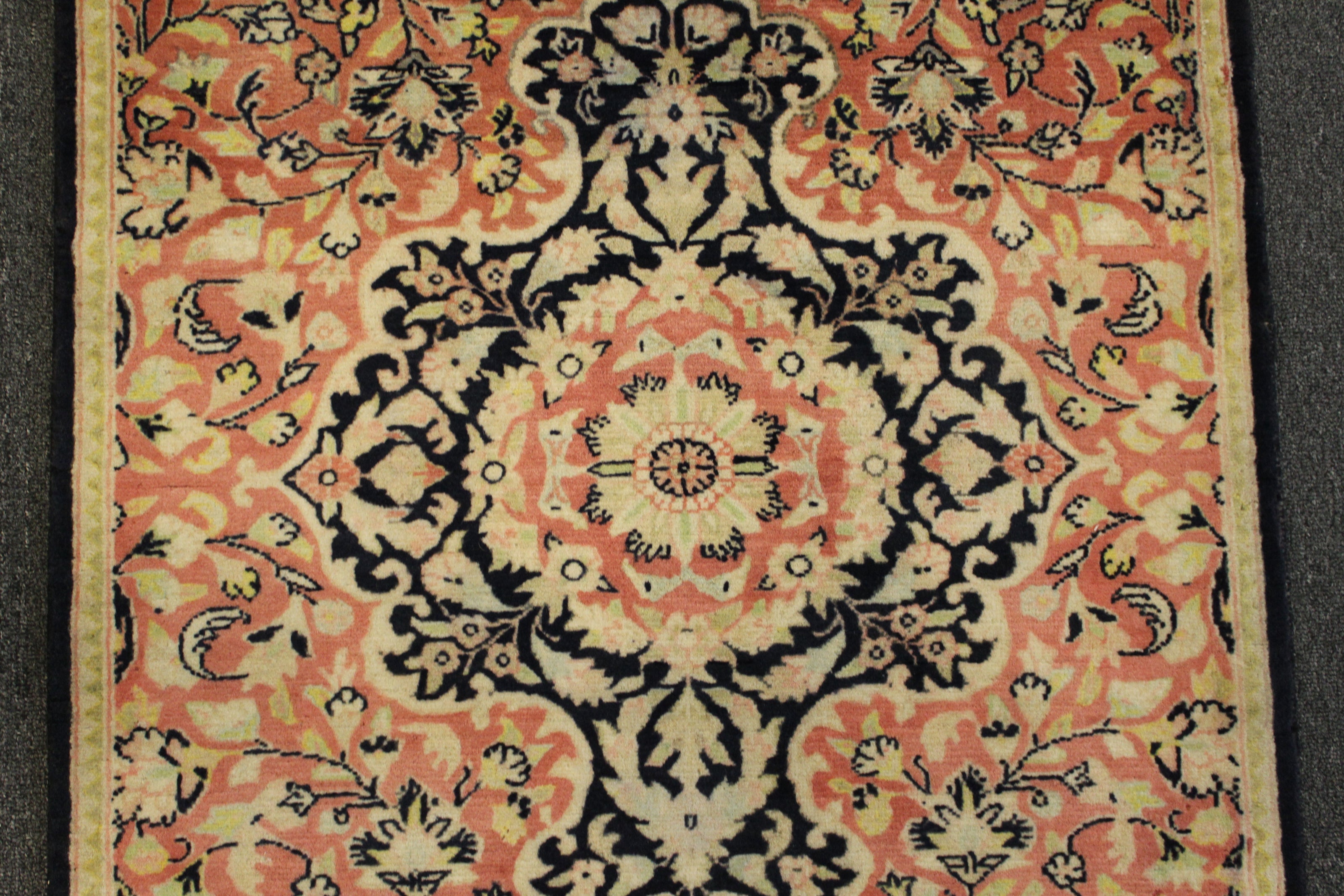 Mahal Rug - 121 cm x 77 cm