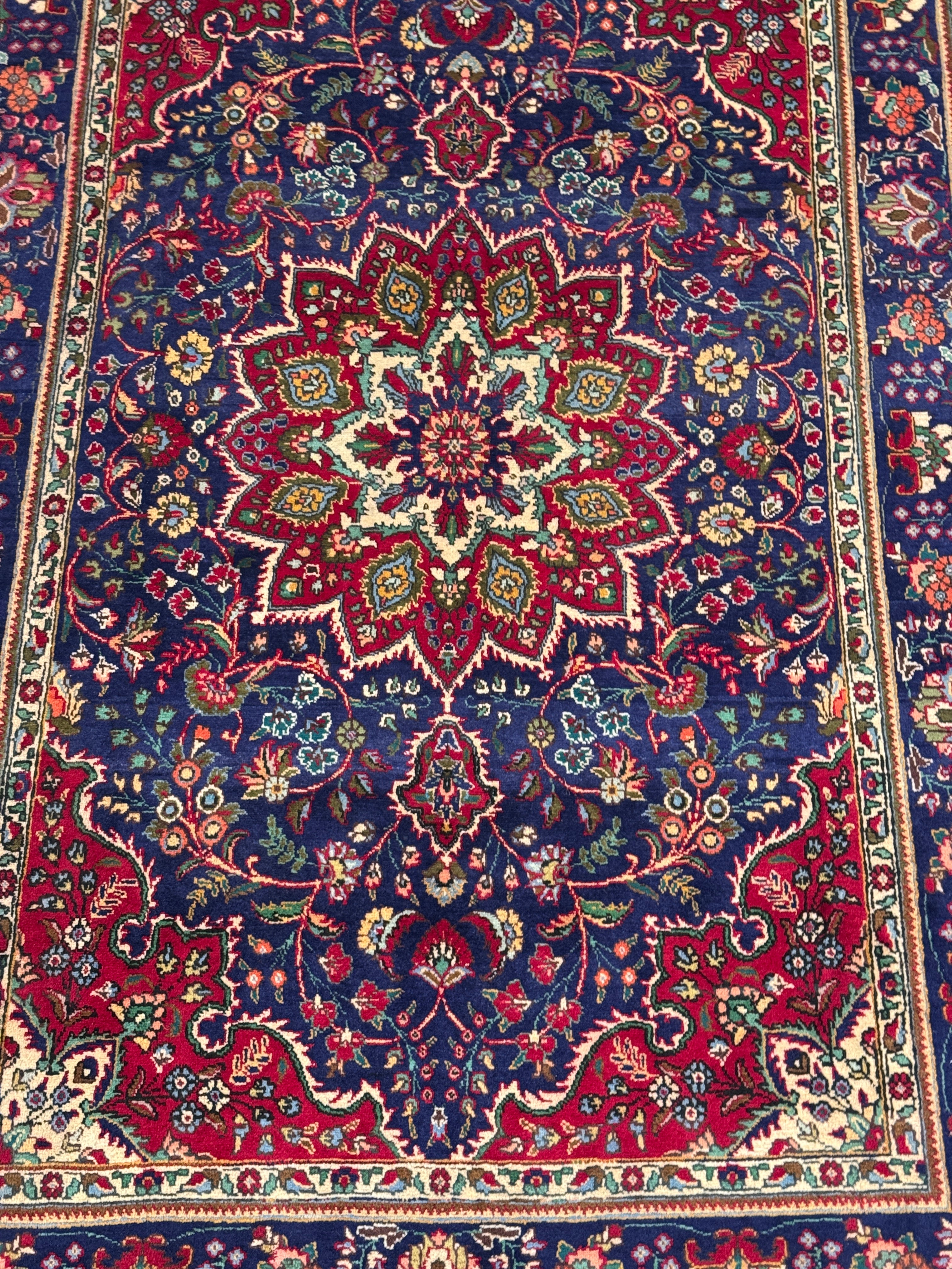 Tabriz Rug - 303 cm x 196 cm