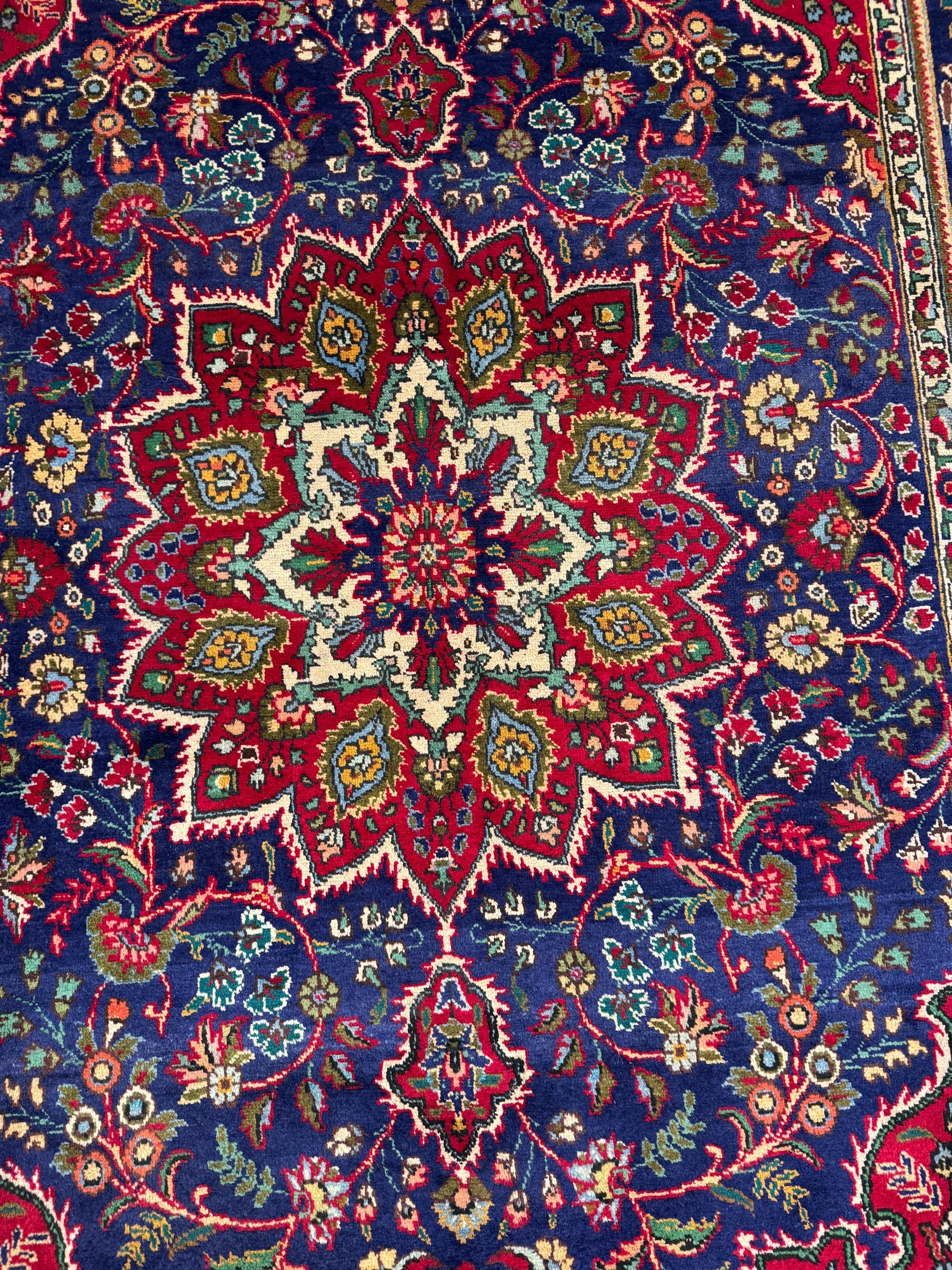 Tabriz Rug - 303 cm x 196 cm