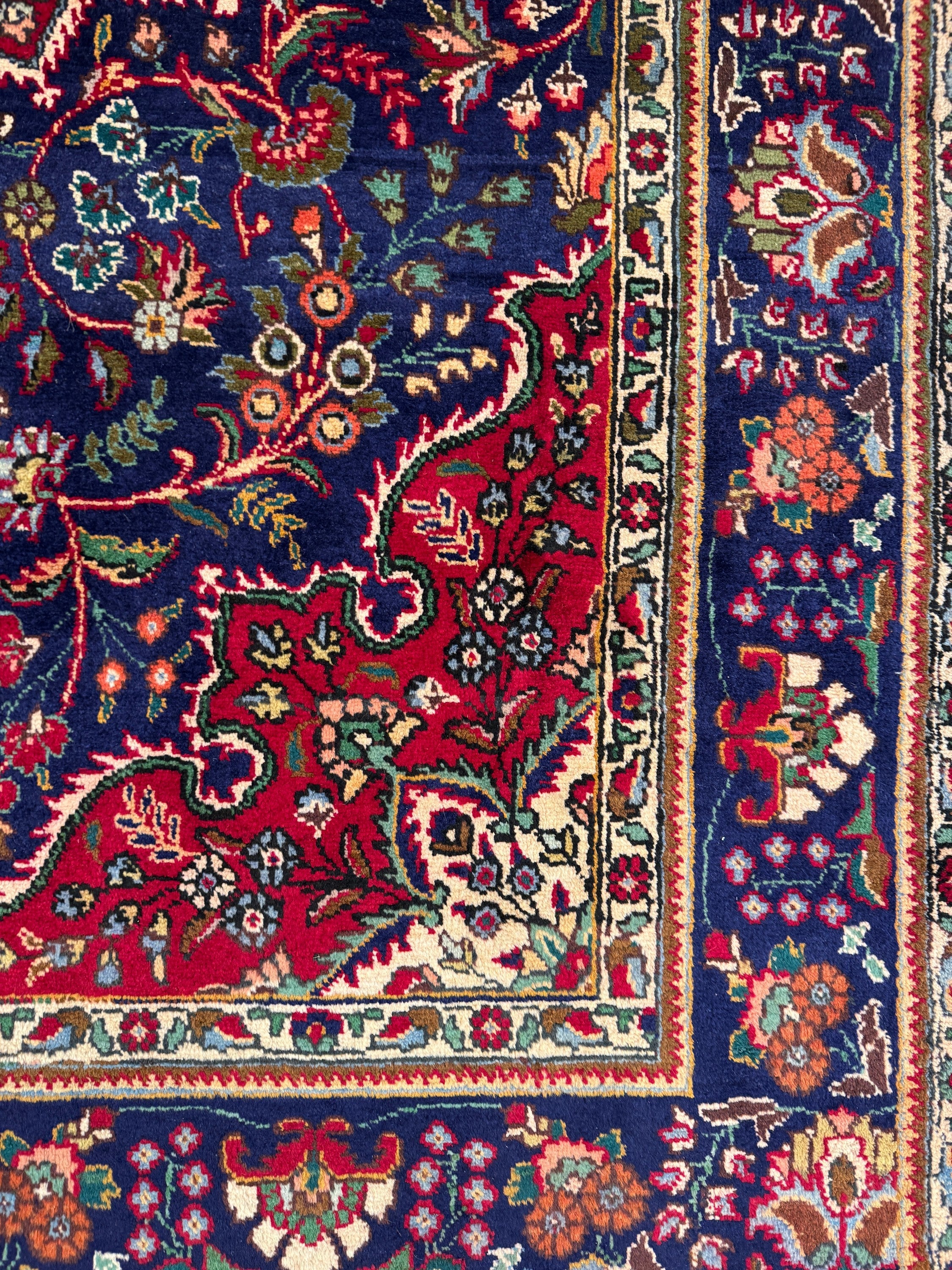 Tabriz Rug - 303 cm x 196 cm