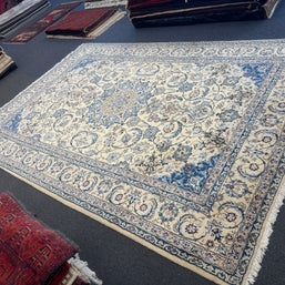 Nain Rug - 375 cm x 255 cm