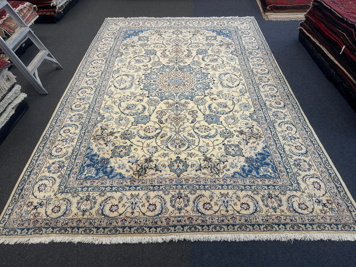 Nain Rug - 375 cm x 255 cm
