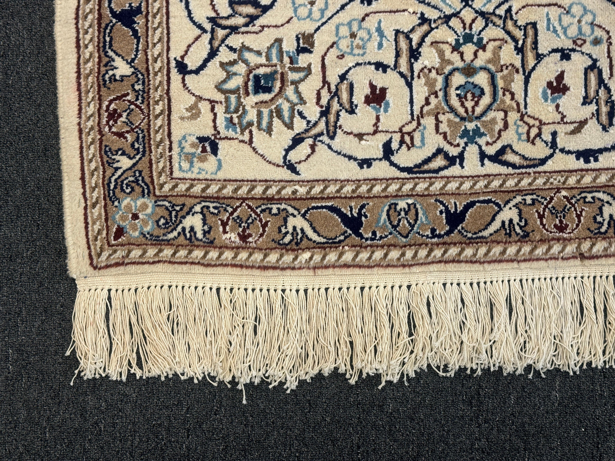 Nain Rug - 340 cm x 245 cm