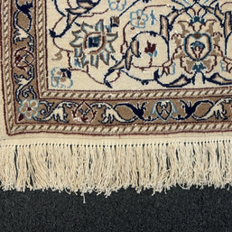 Nain Rug - 340 cm x 245 cm