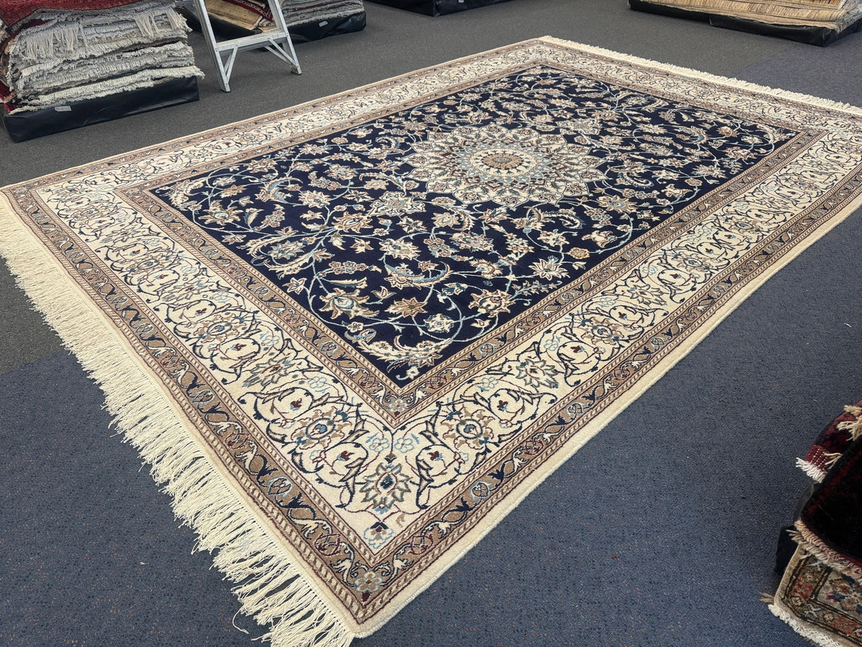 Nain Rug - 340 cm x 245 cm