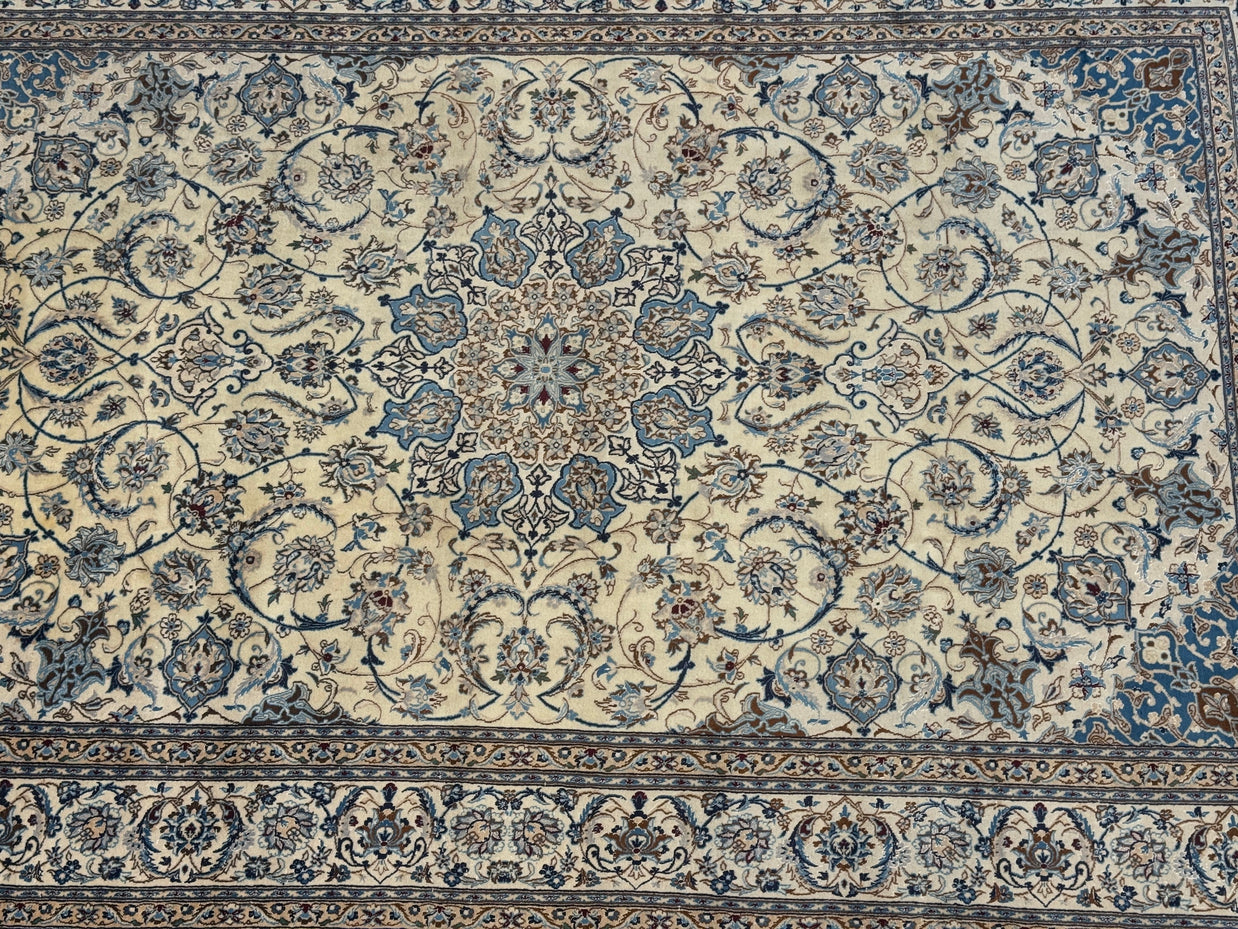 Nain Rug - 365 cm x 250 cm
