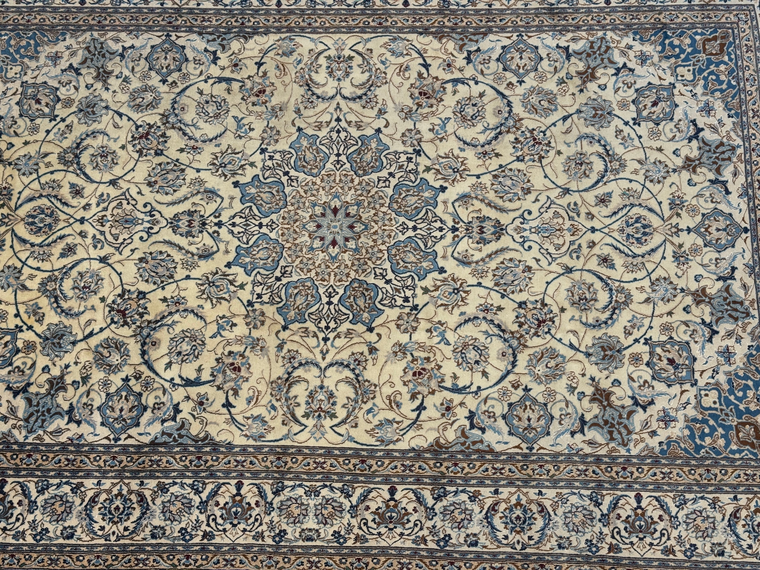 Nain Rug - 365 cm x 250 cm