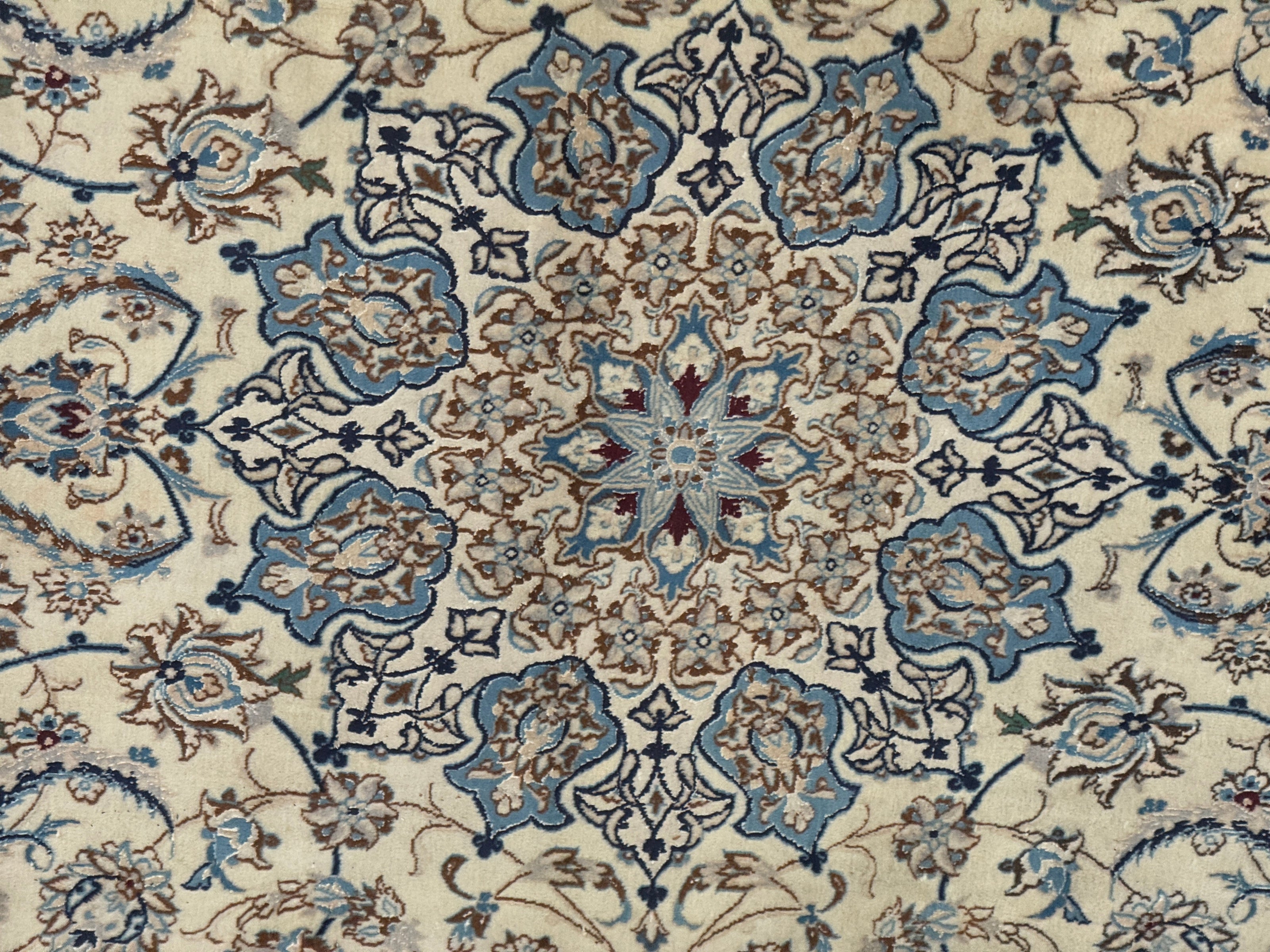 Nain Rug - 365 cm x 250 cm