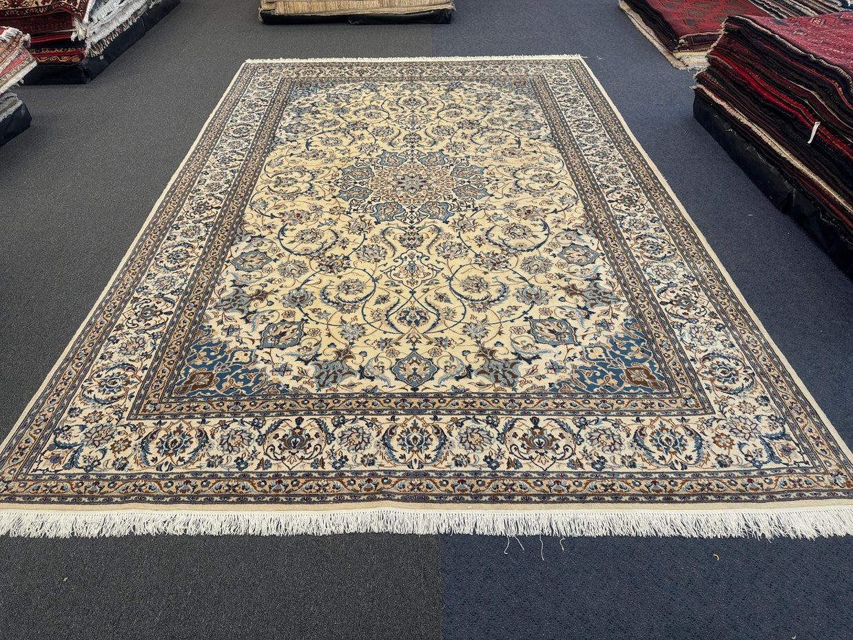 Nain Rug - 365 cm x 250 cm