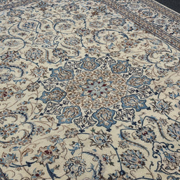 Nain Rug - 365 cm x 250 cm