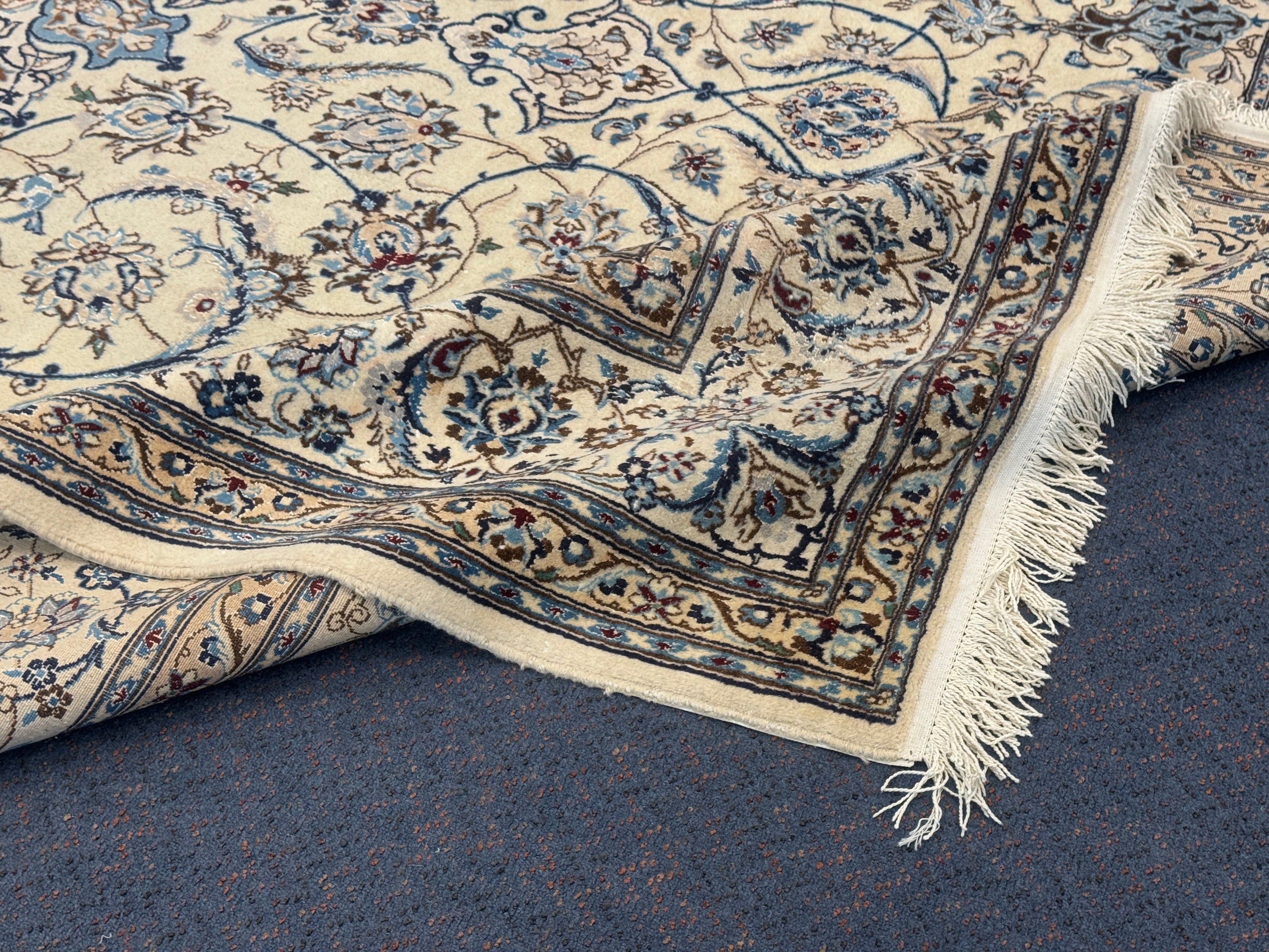 Nain Rug - 365 cm x 250 cm