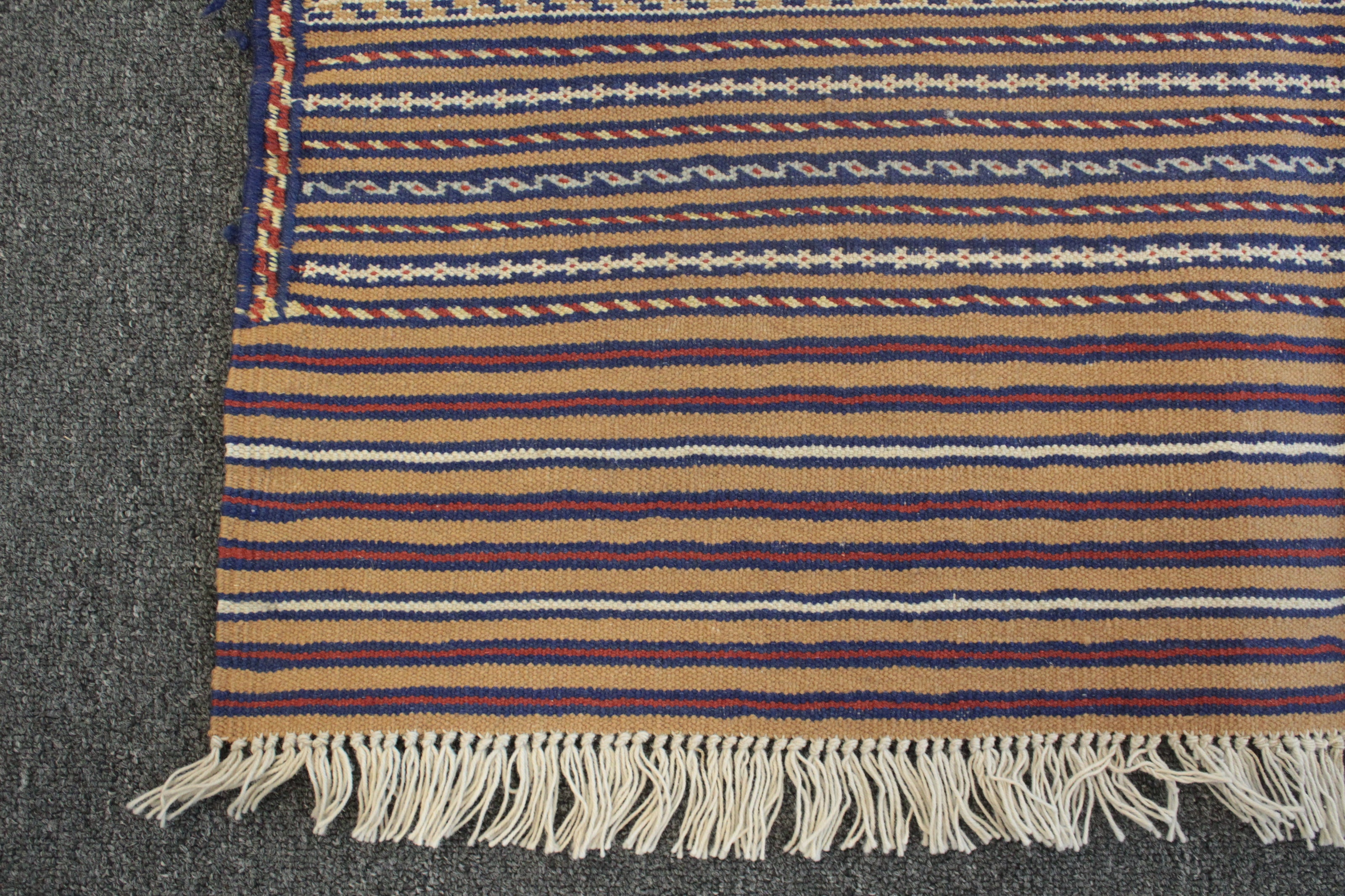 Beljik Kilim - 278 cm x 190 cm