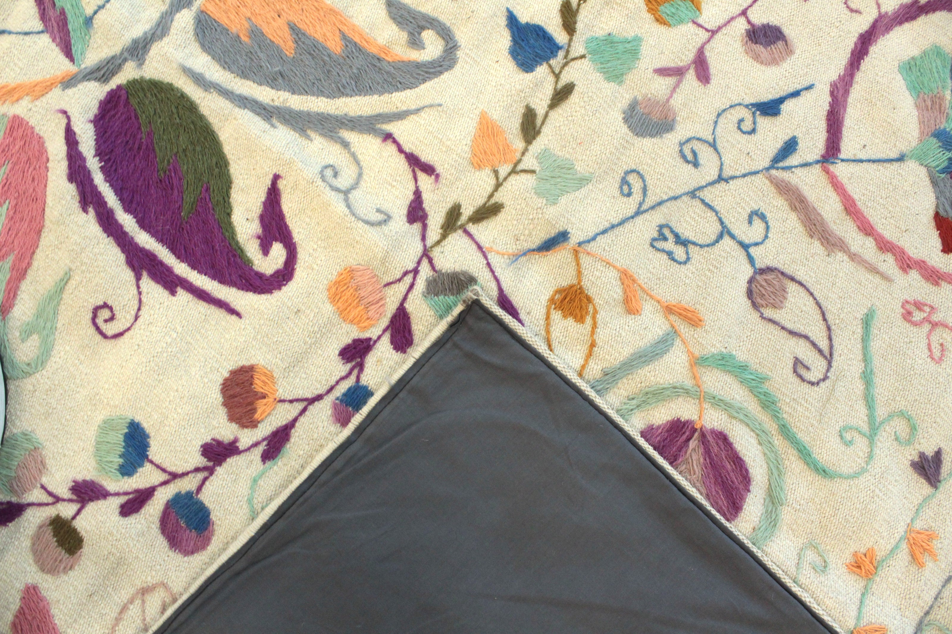 Suzani Kilim - 277 cm x 182 cm