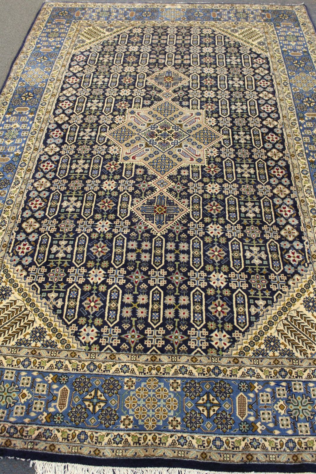Yazd Rug - 315 cm x 205 cm