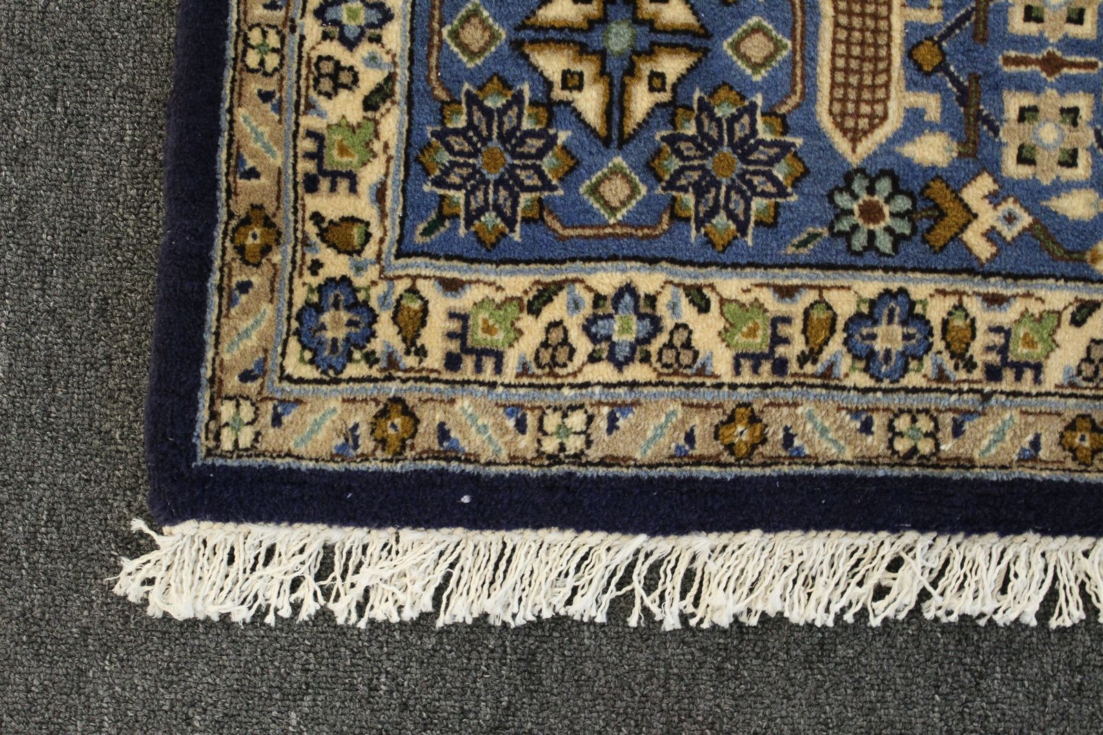 Yazd Rug - 315 cm x 205 cm