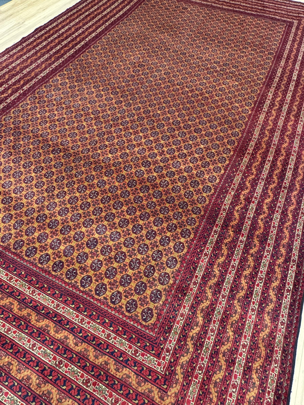 Roshnai Rug - 476 cm x 293 cm