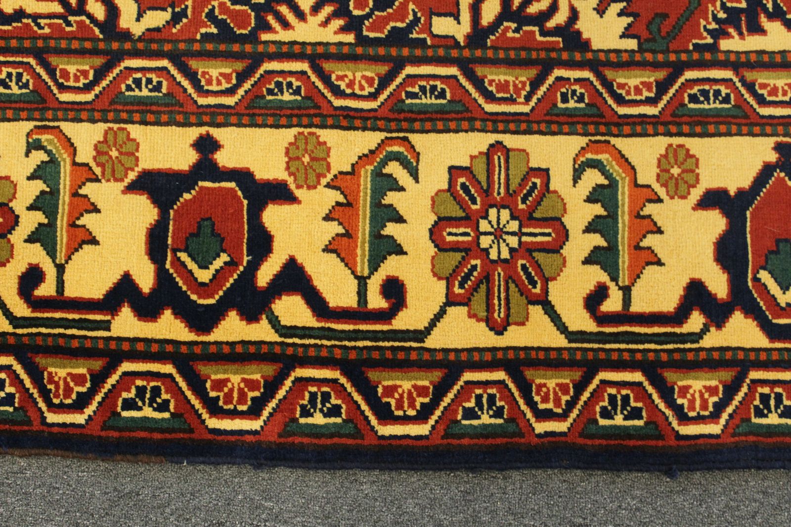 Karghai Rug - 309 cm x 220 cm