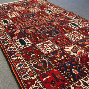 Bakhtiari Rug - 305 cm x 165 cm