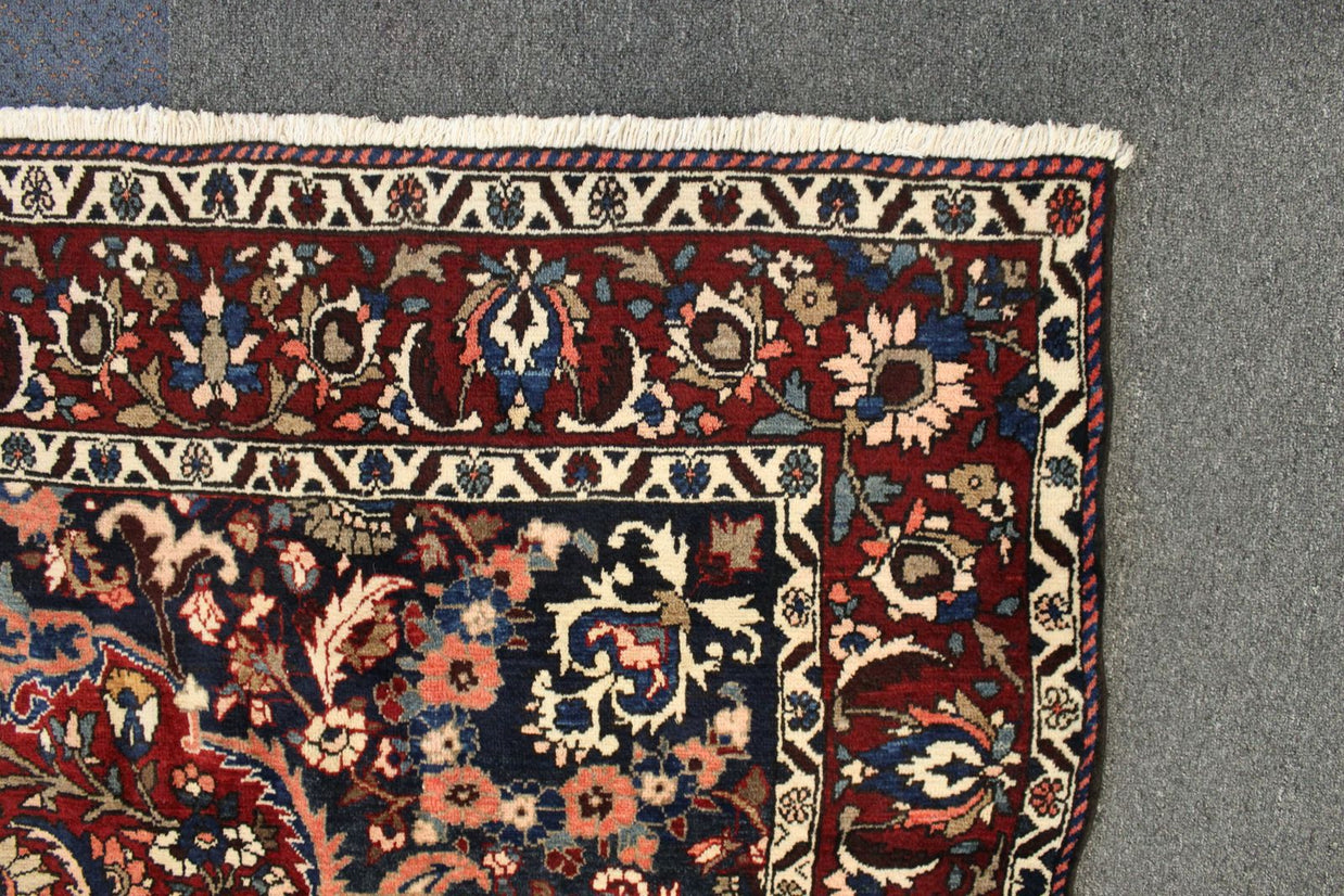 Bakhtiari Rug - 315 cm x 203 cm