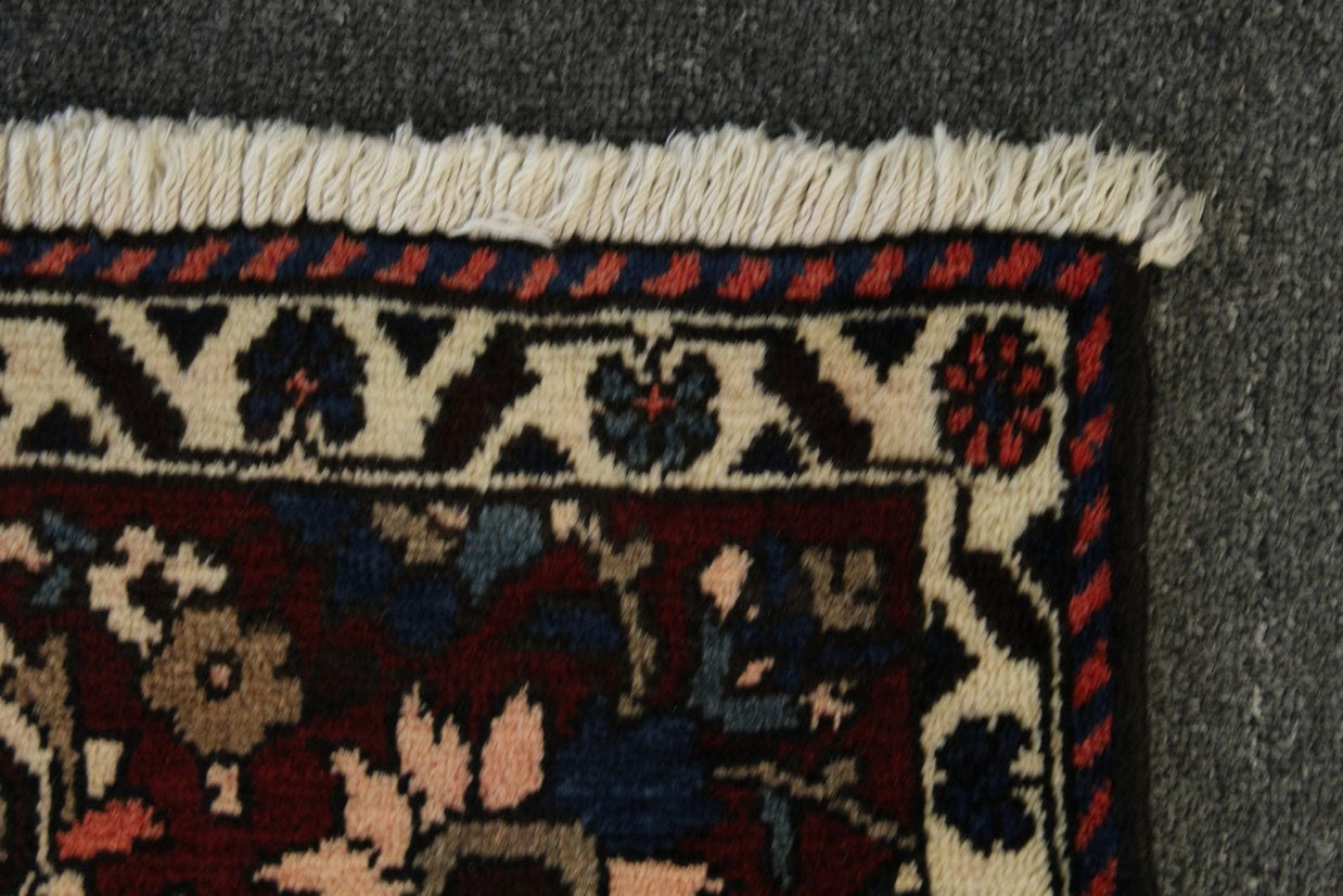 Bakhtiari Rug - 315 cm x 203 cm