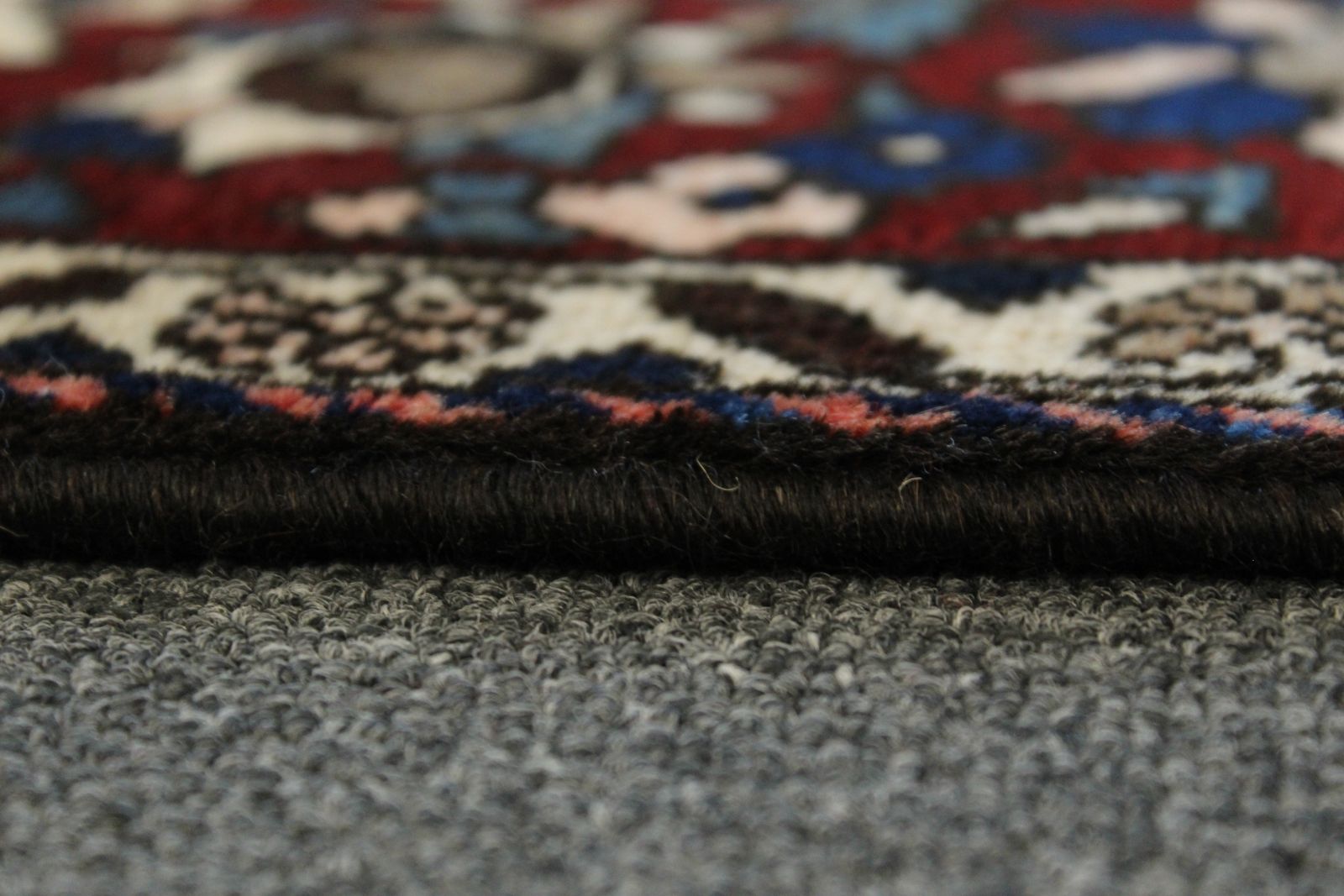 Bakhtiari Rug - 315 cm x 203 cm