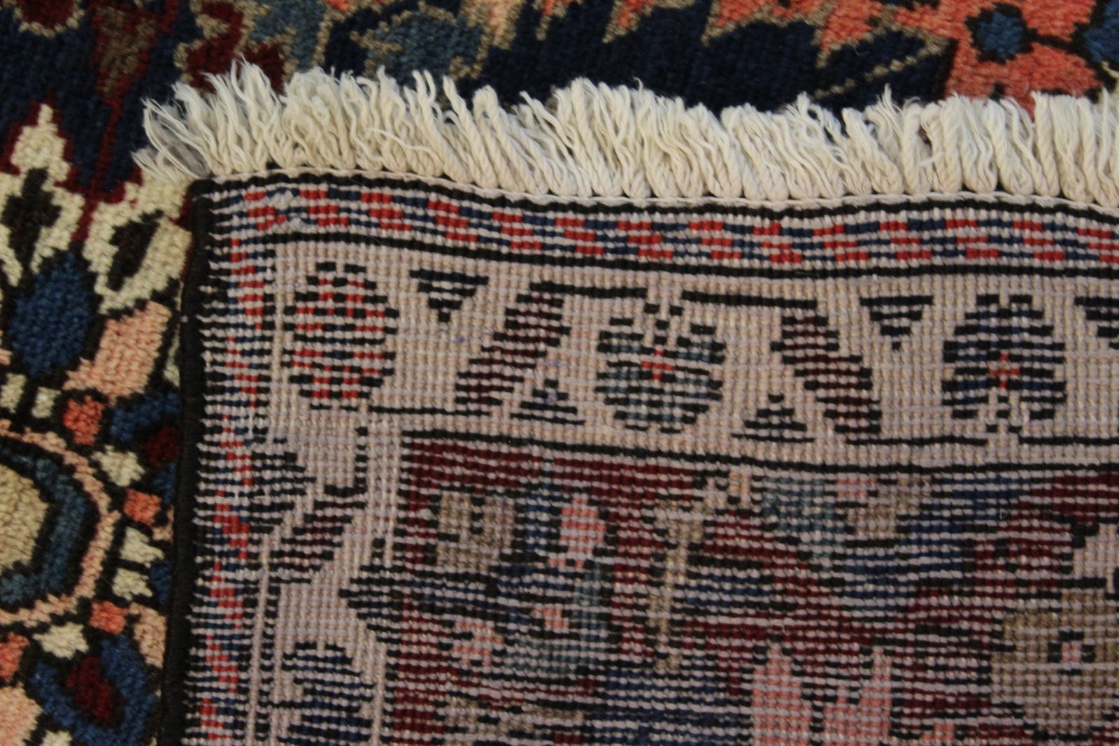 Bakhtiari Rug - 315 cm x 203 cm