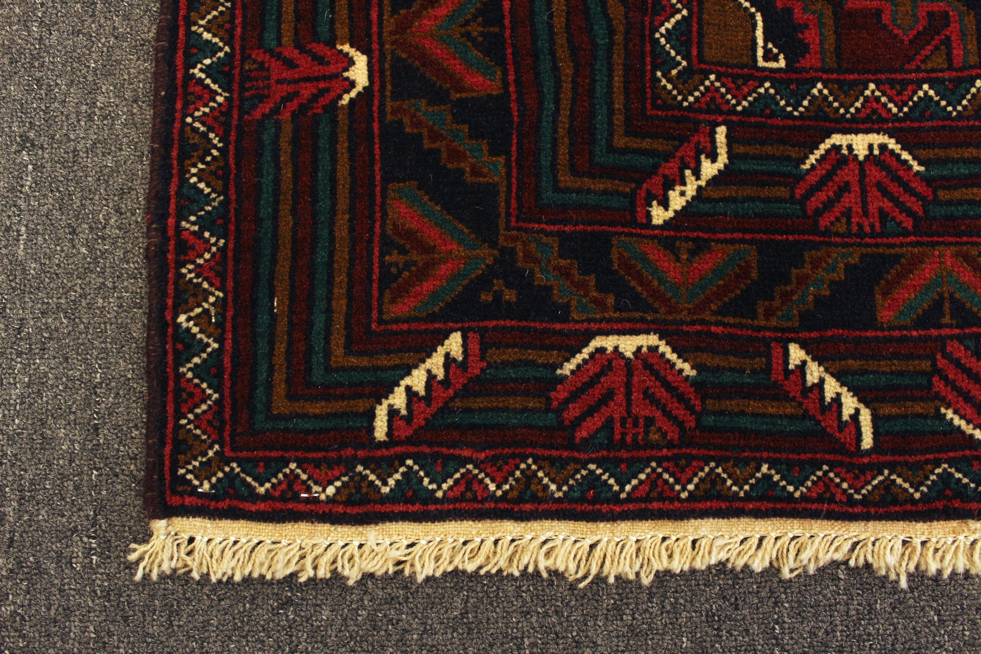 Fine Baluchi Rug - 189 cm x 117 cm