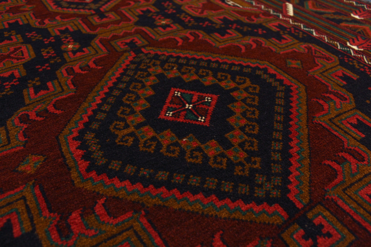 Fine Baluchi Rug - 189 cm x 117 cm