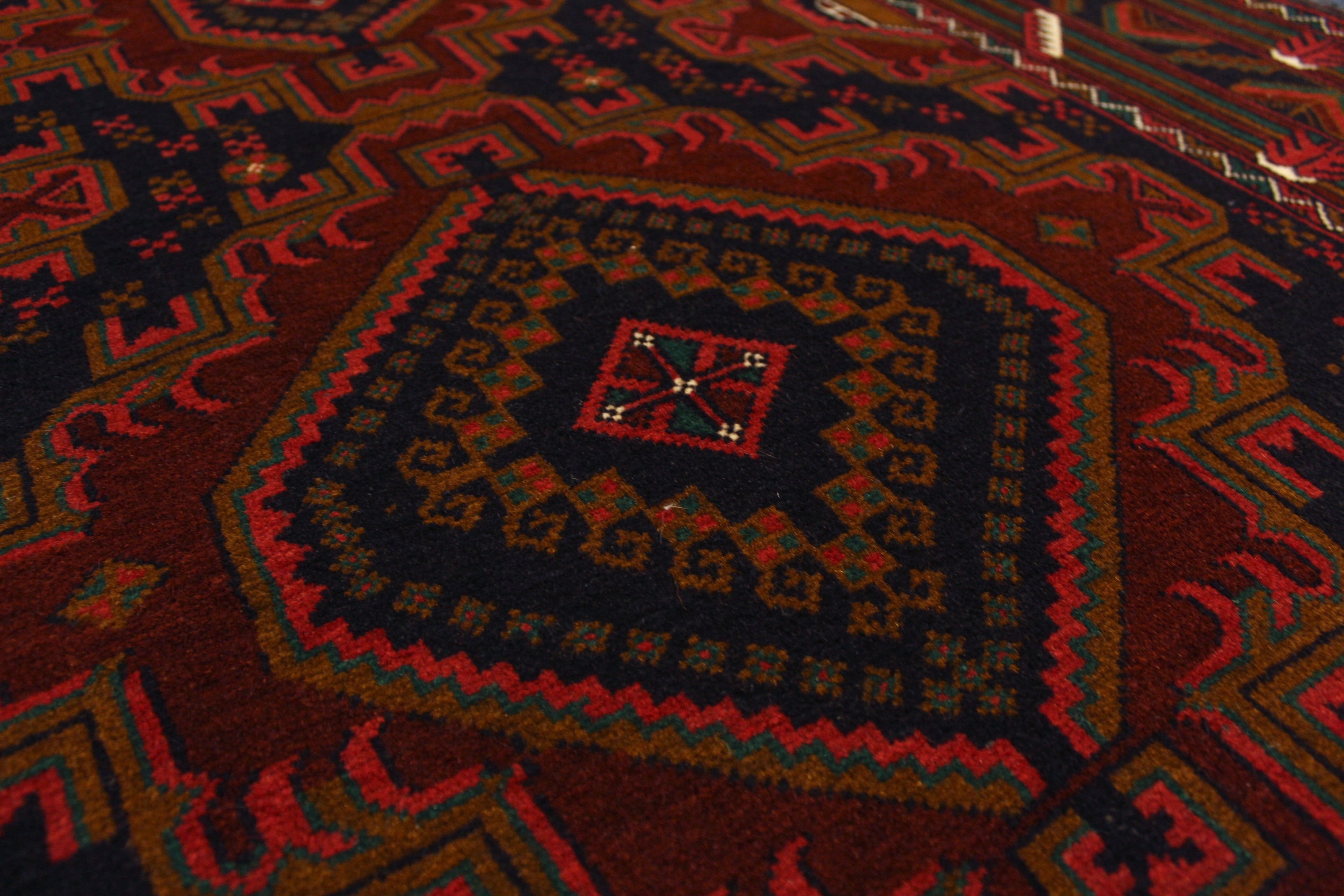 Fine Baluchi Rug - 189 cm x 117 cm