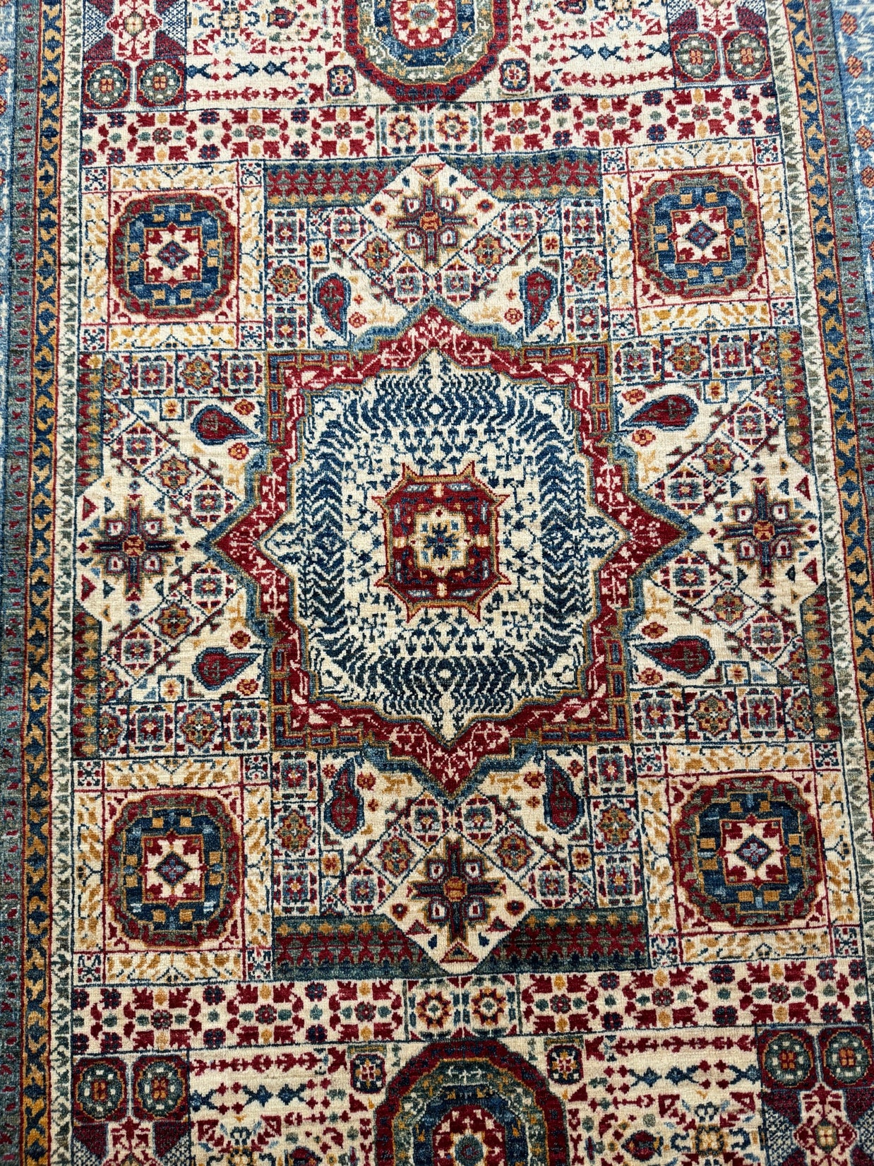 Mamluk Rug - 252 cm x 171 cm