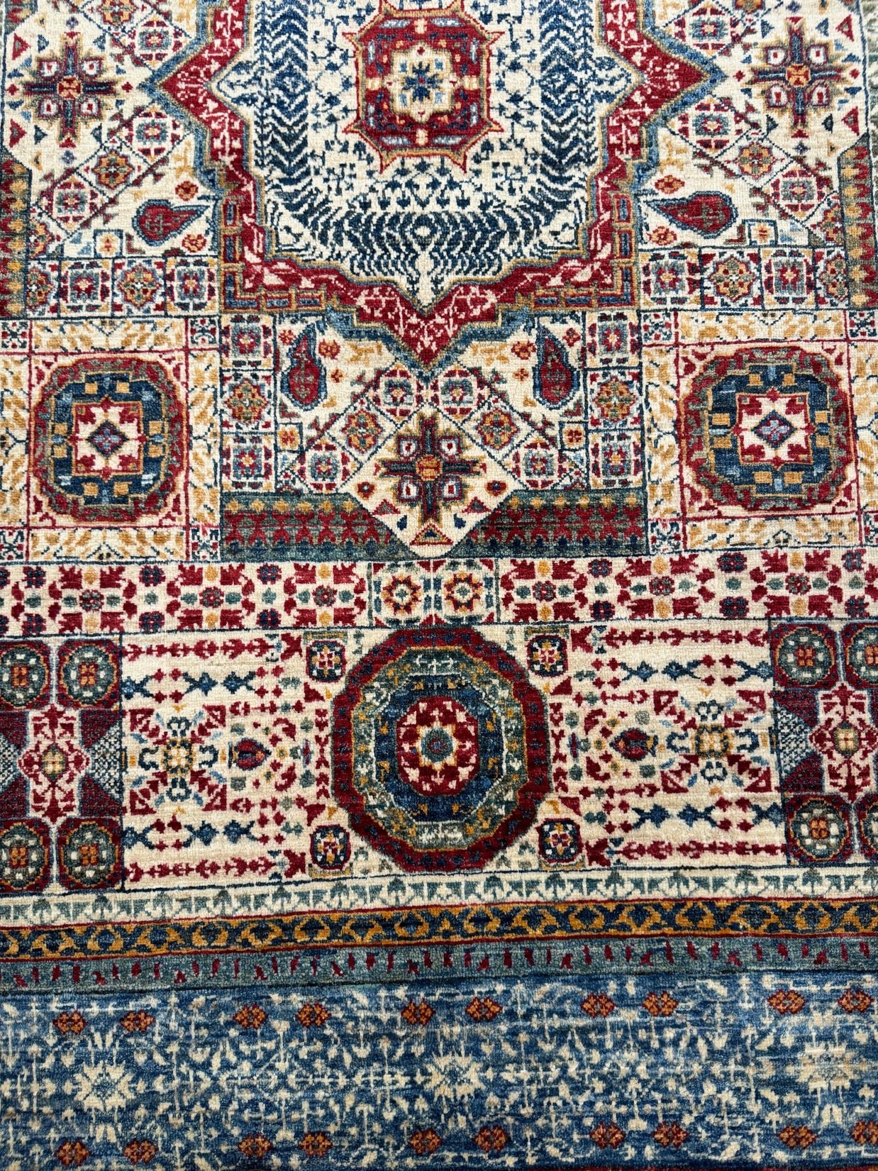 Mamluk Rug - 252 cm x 171 cm
