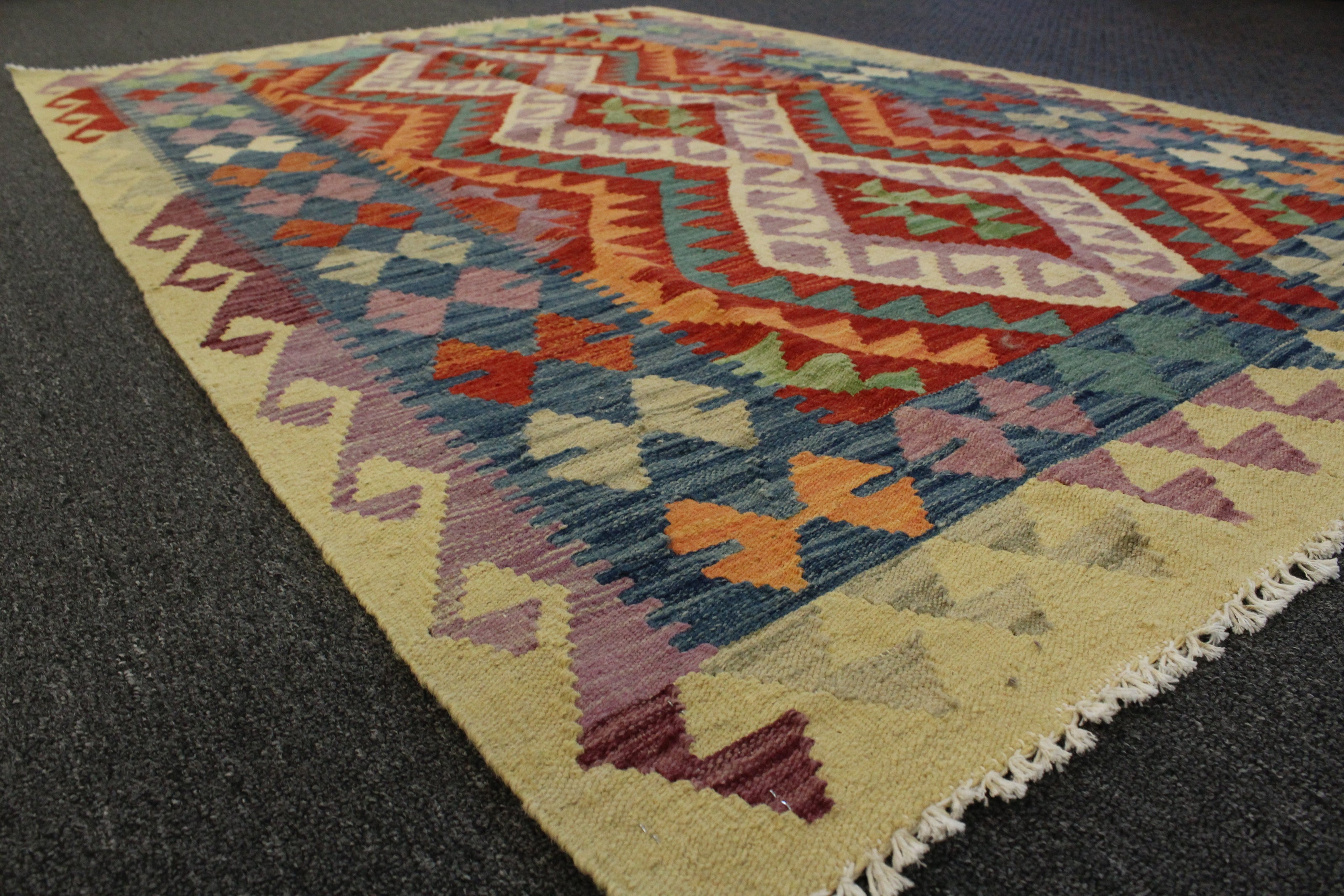 Chobi Kilim - 180 cm x 121 cm